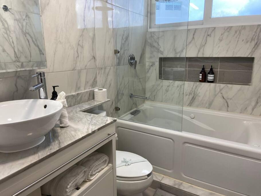 LUXURY CONDO BEACHFRONT