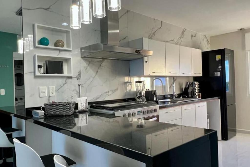 LUXURY CONDO BEACHFRONT