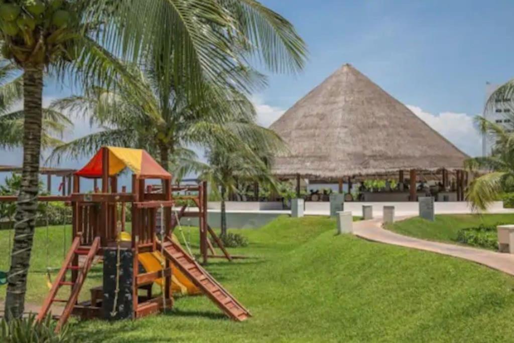 LUXURY CONDO BEACHFRONT