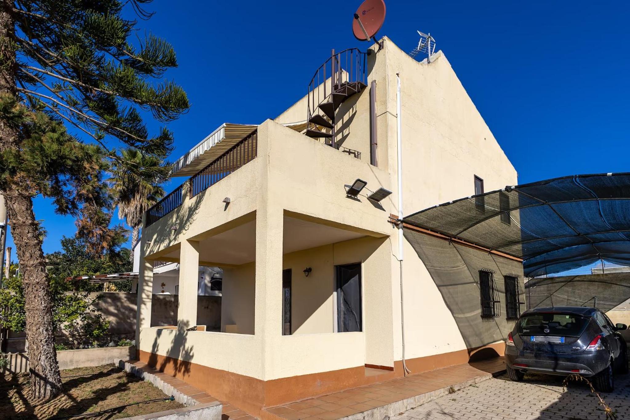 Falcon House photo 1