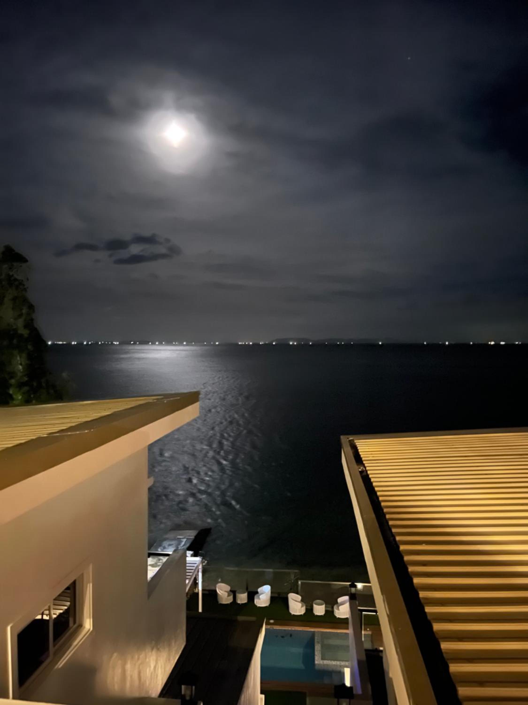 CasaDel Beach House