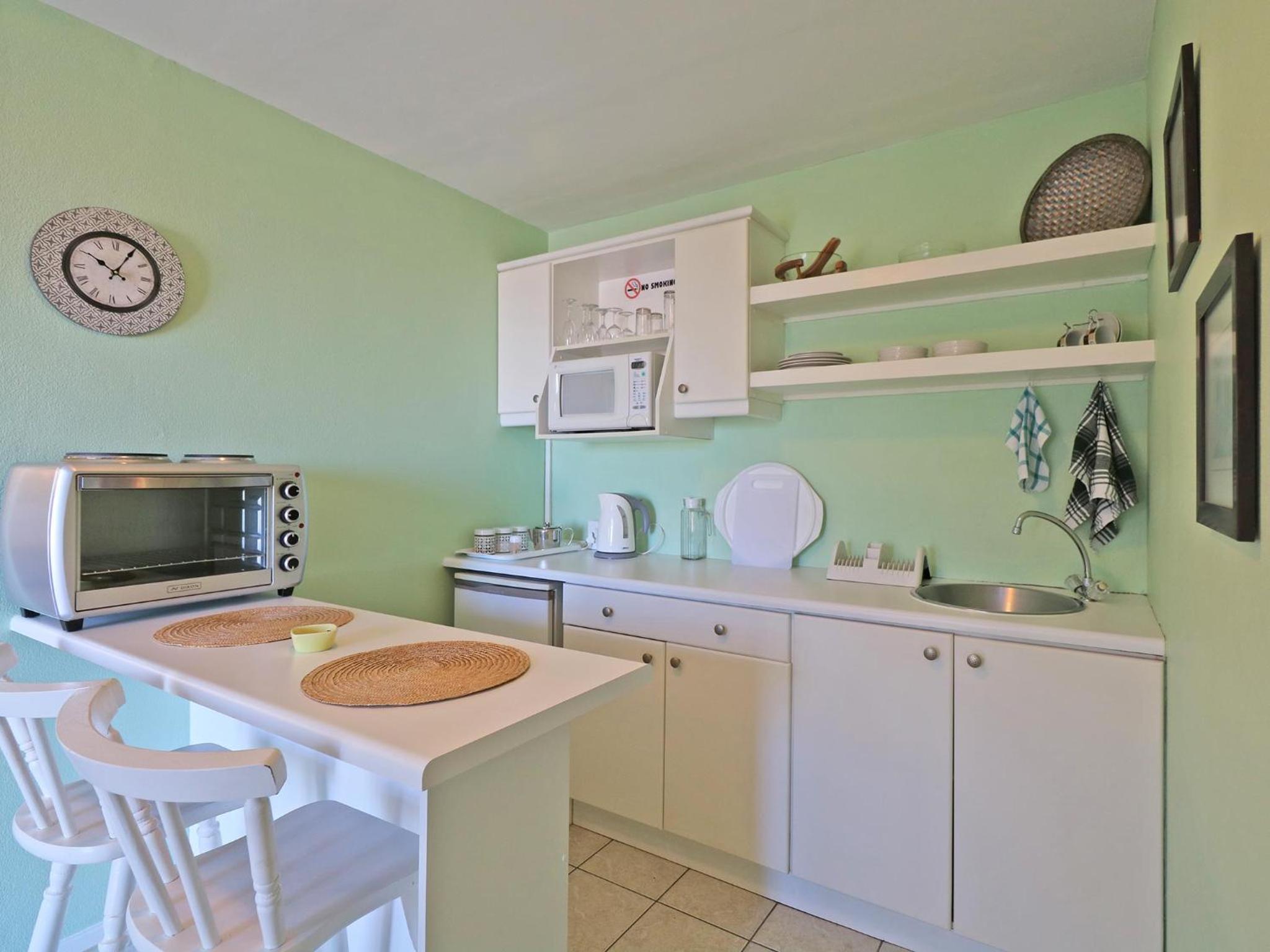 Pool Side Cottage, sleeps 2, Views and pool! view 4