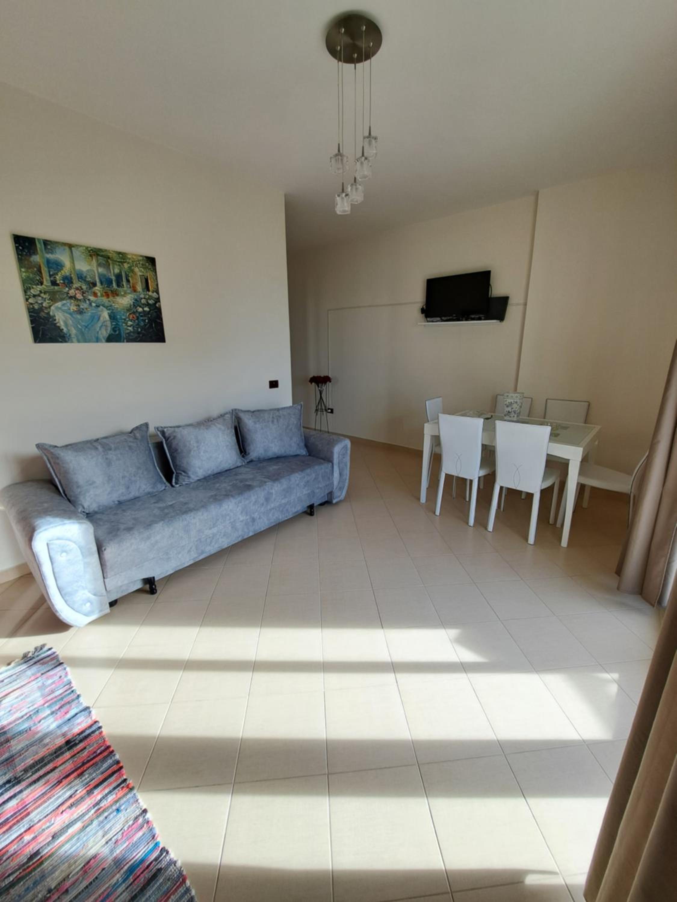 JOHNNY APARTAMENT VLORE