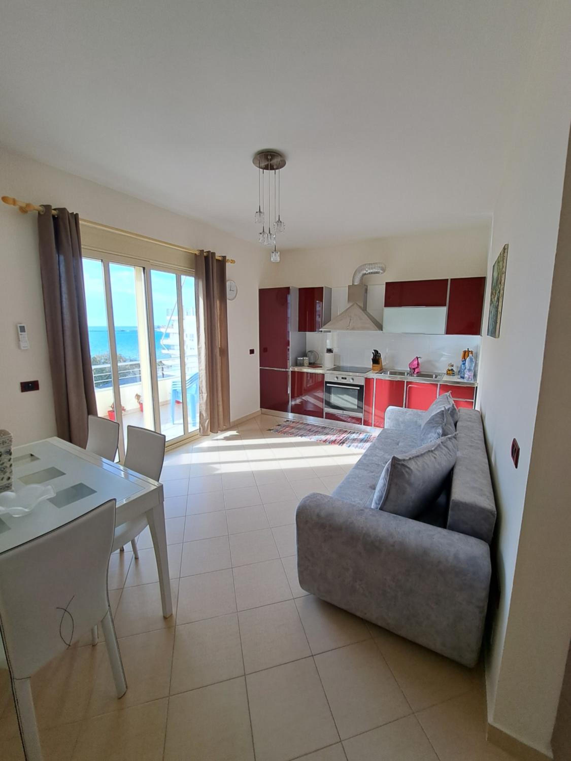 JOHNNY APARTAMENT VLORE