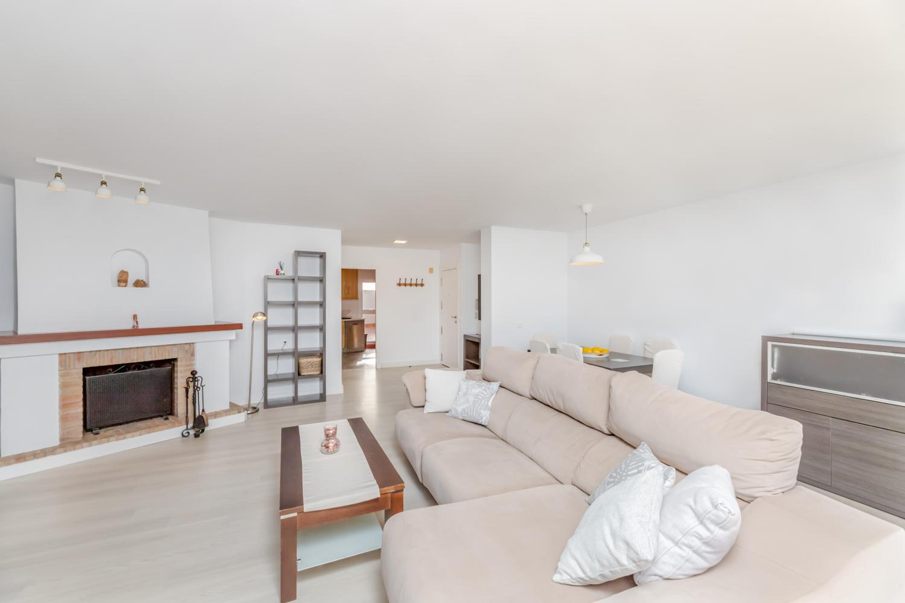 Barquilla Apartment - Kura Homes