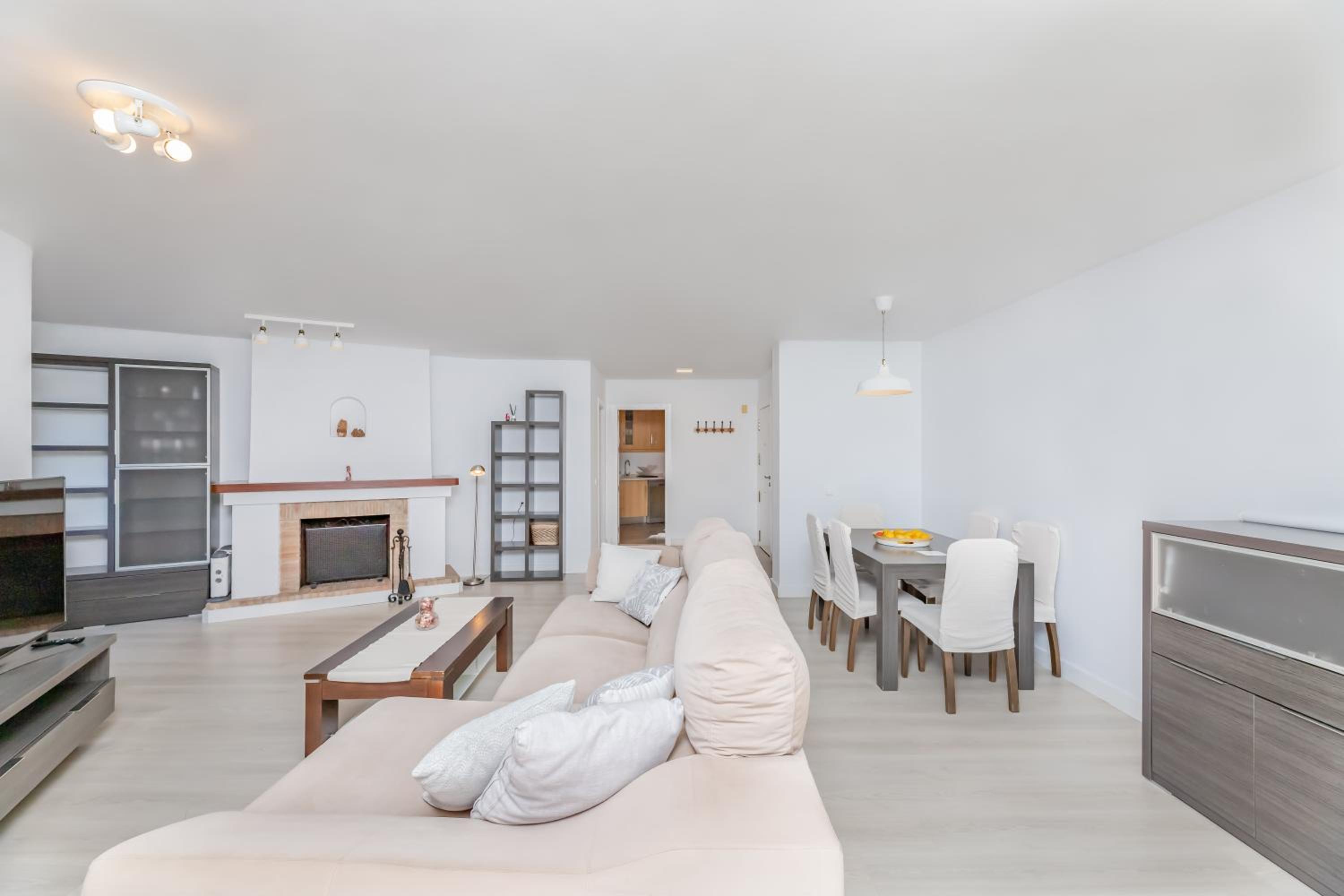 Barquilla Apartment - Kura Homes