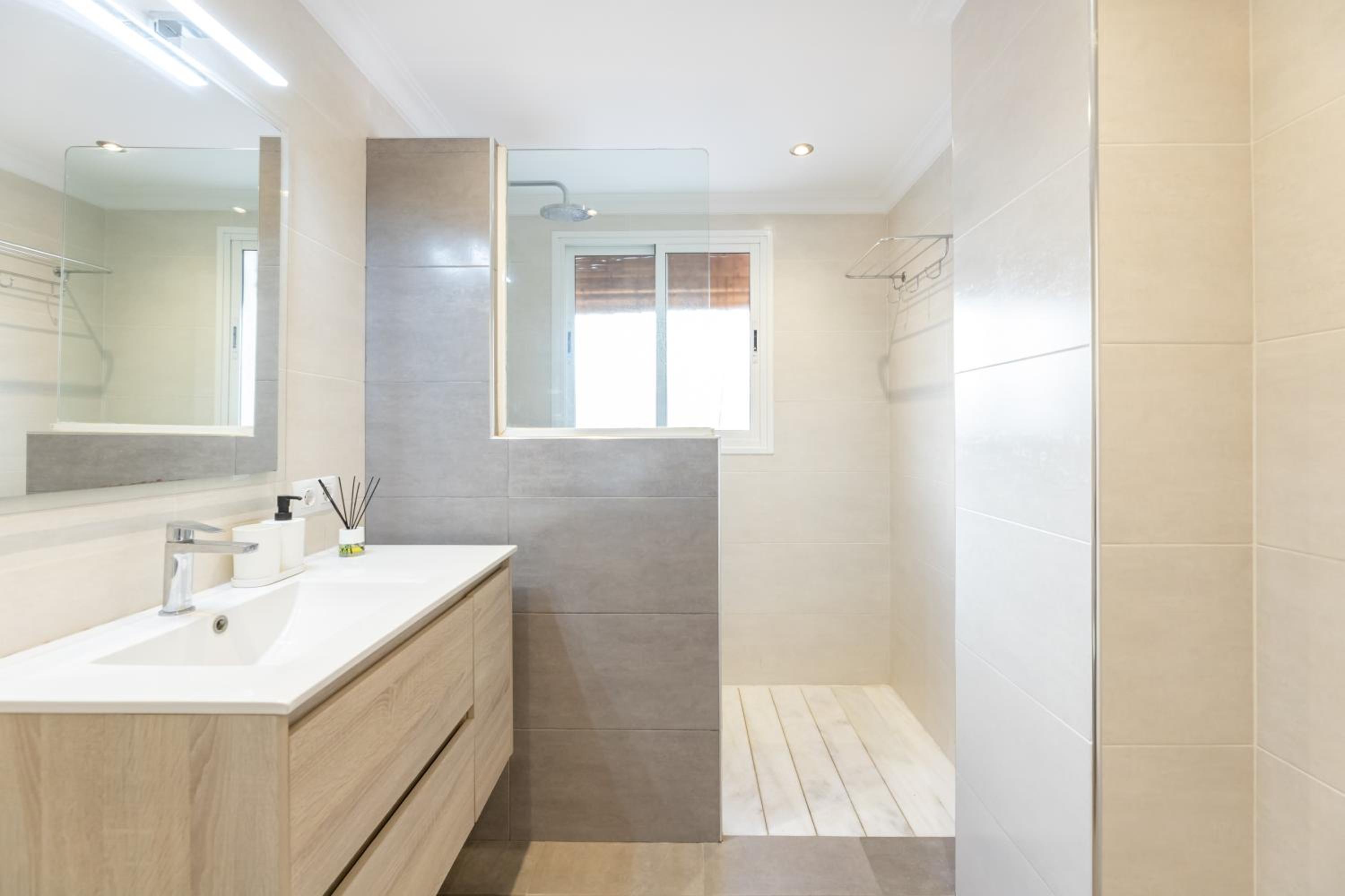 Barquilla Apartment - Kura Homes