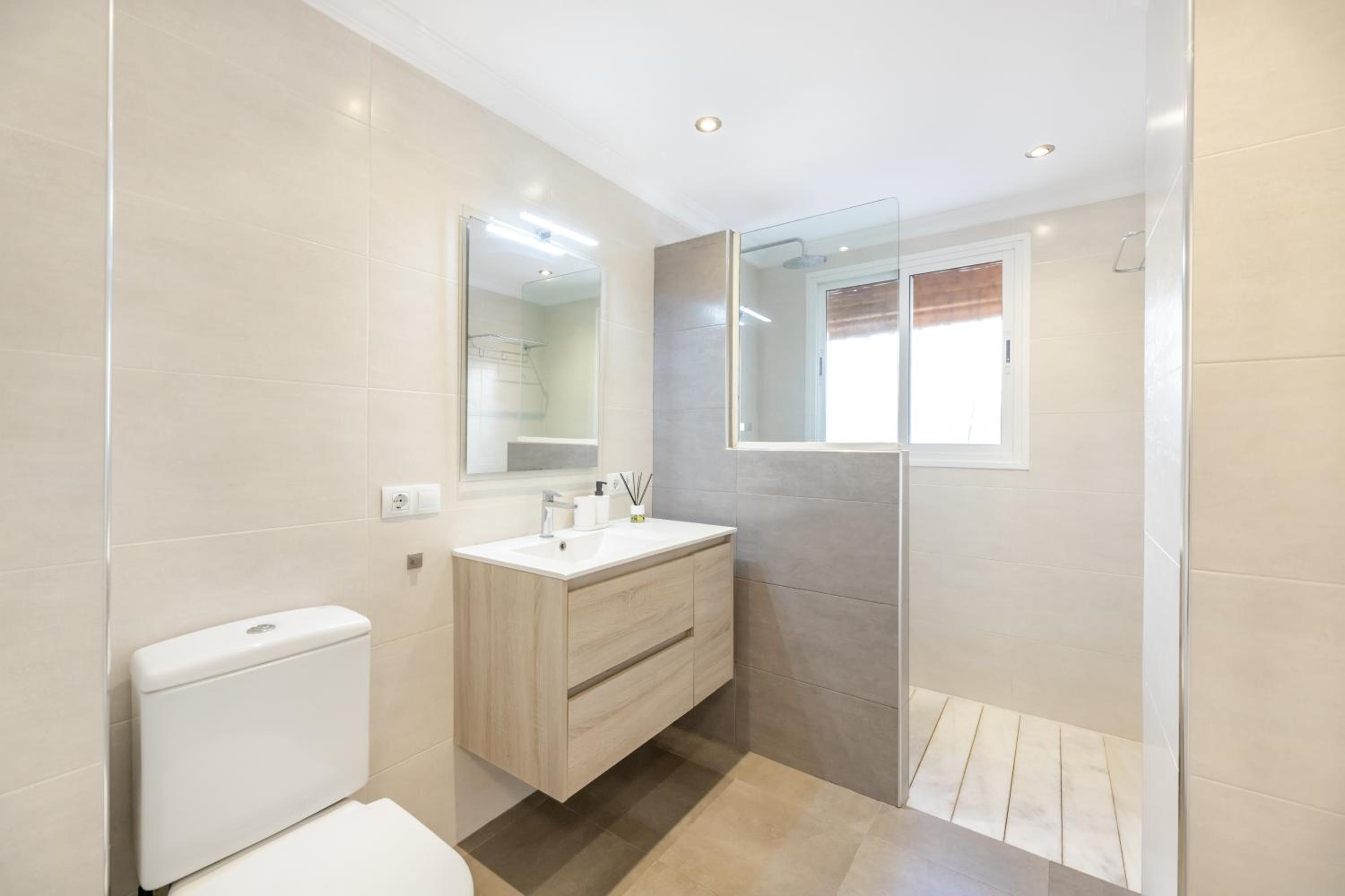 Barquilla Apartment - Kura Homes
