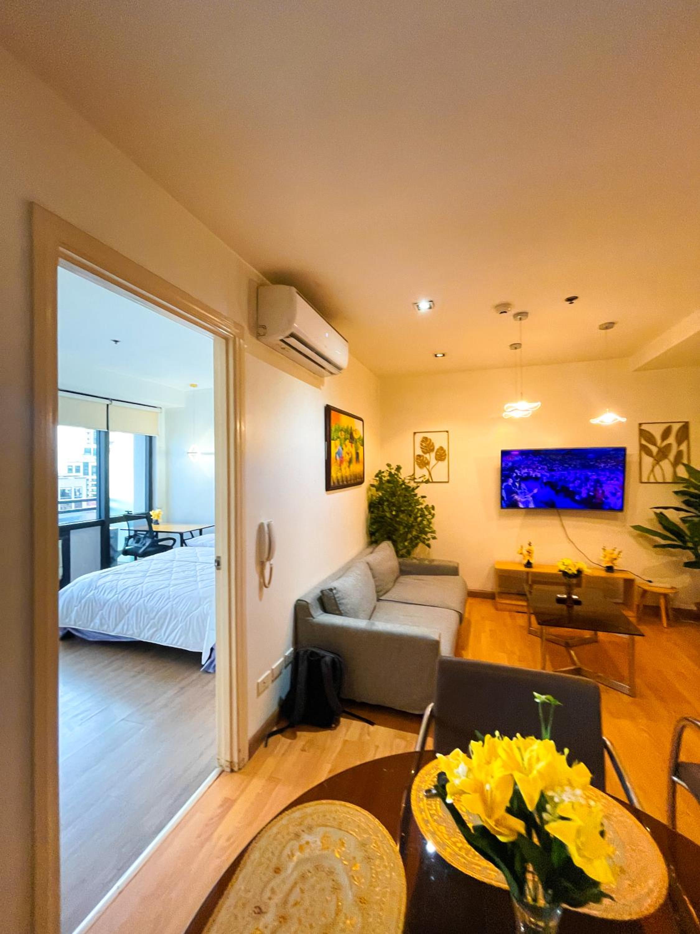 Luxury 2BR Penthouse in Gramercy, Makati view 5