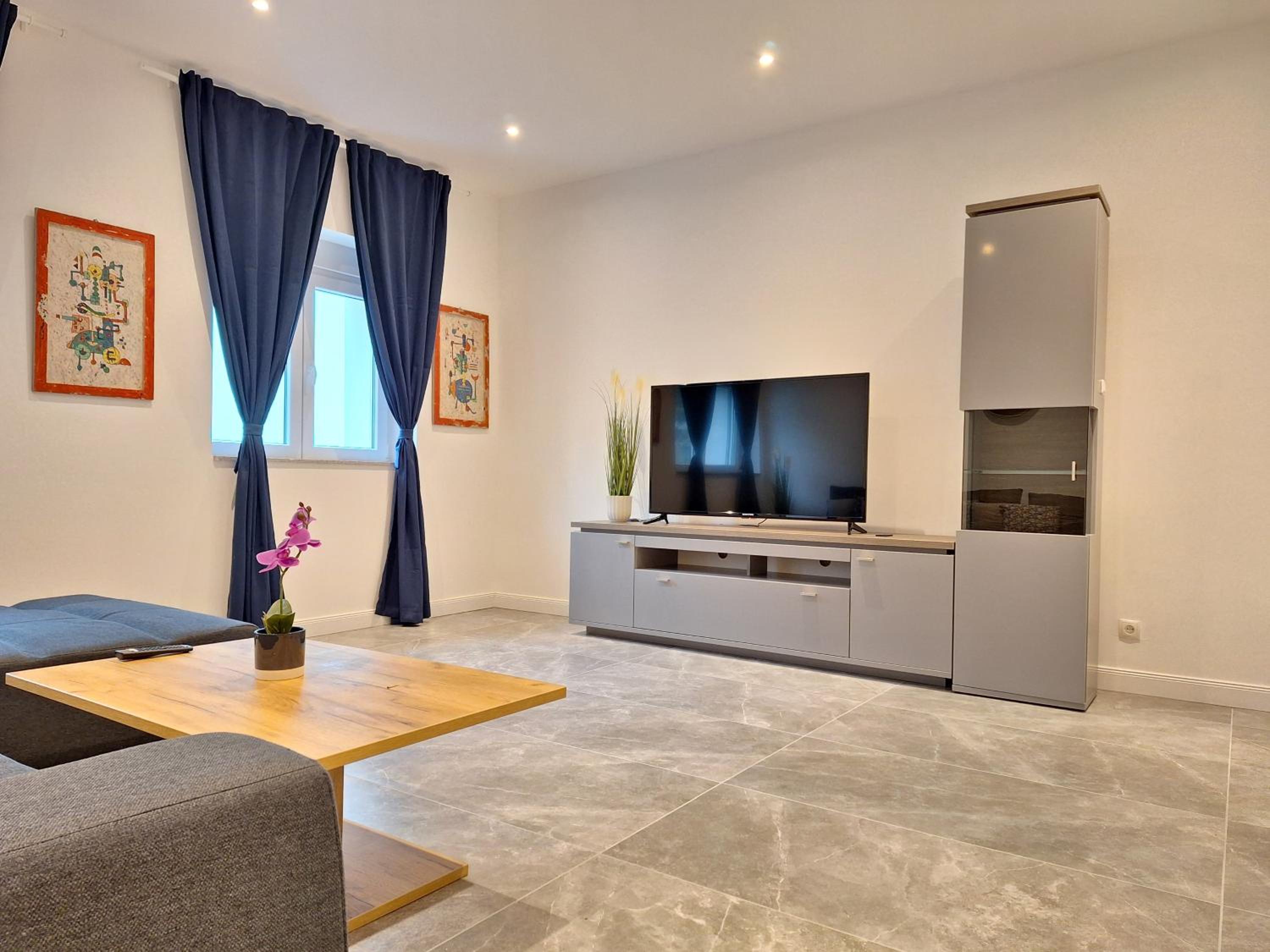 Quiet apartment near Vienna - 60m2 - 24h check-in - for business and family