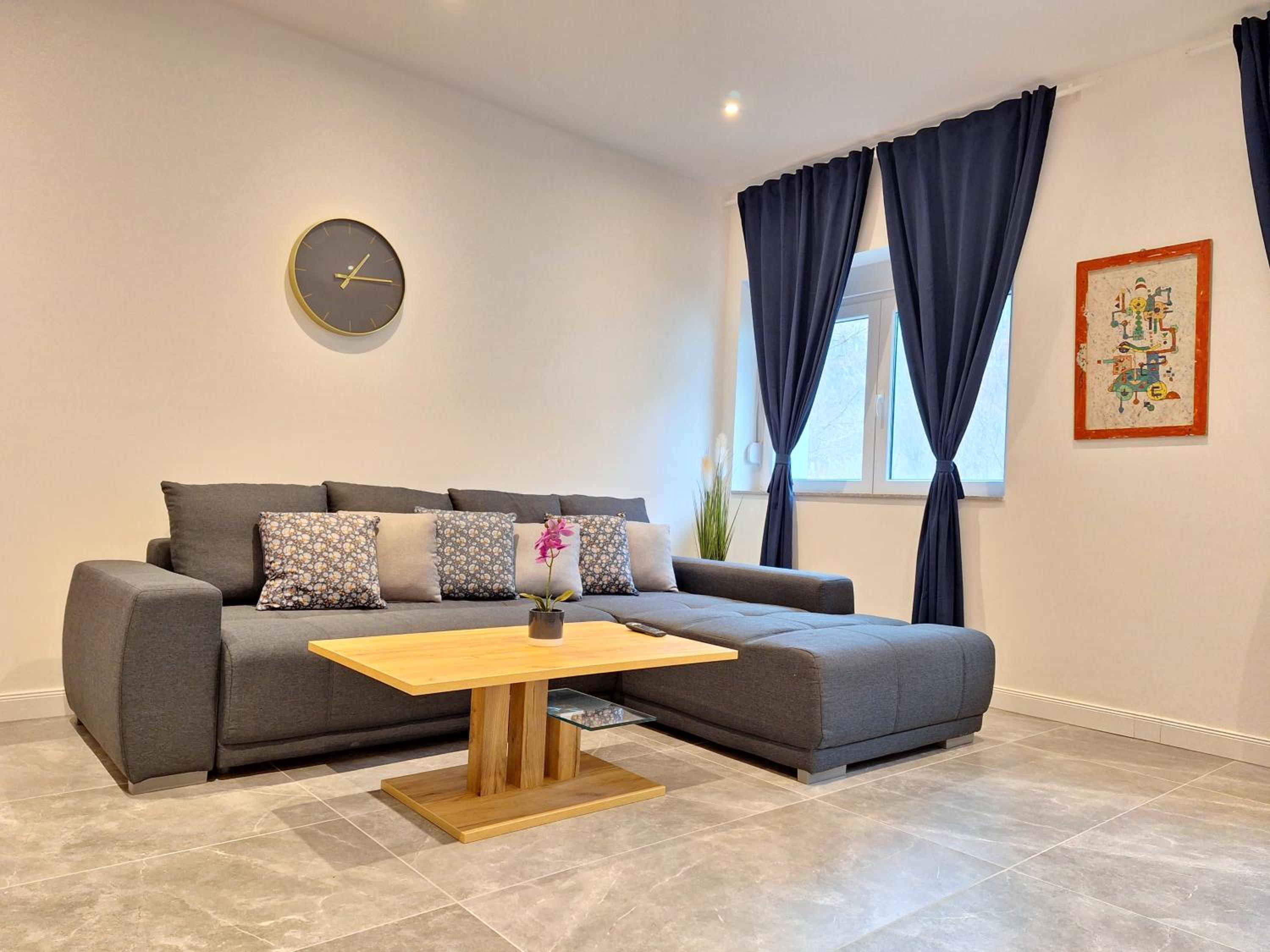 Quiet apartment near Vienna - 60m2 - 24h check-in - for business and family
