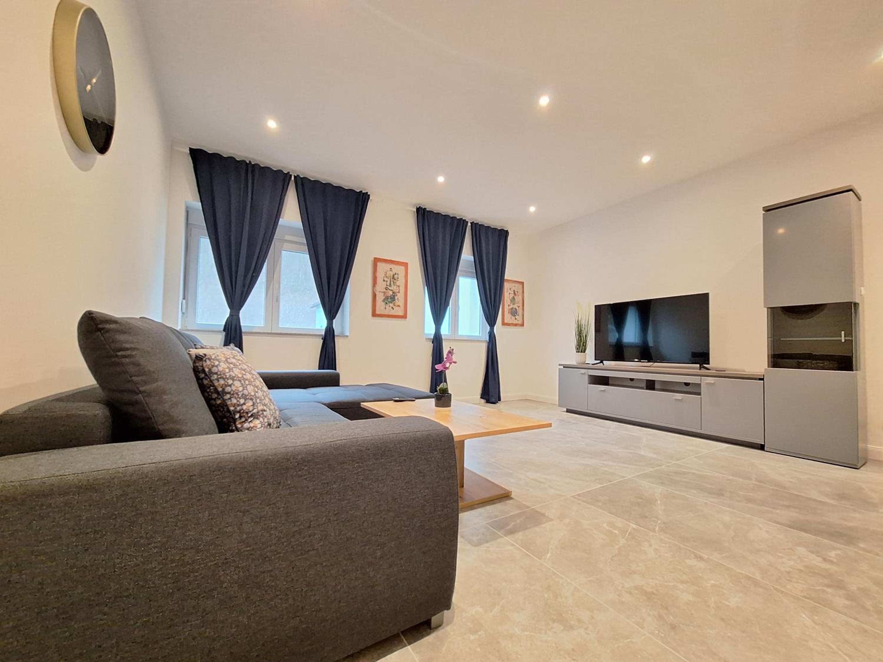 Quiet apartment near Vienna - 60m2 - 24h check-in - for business and family