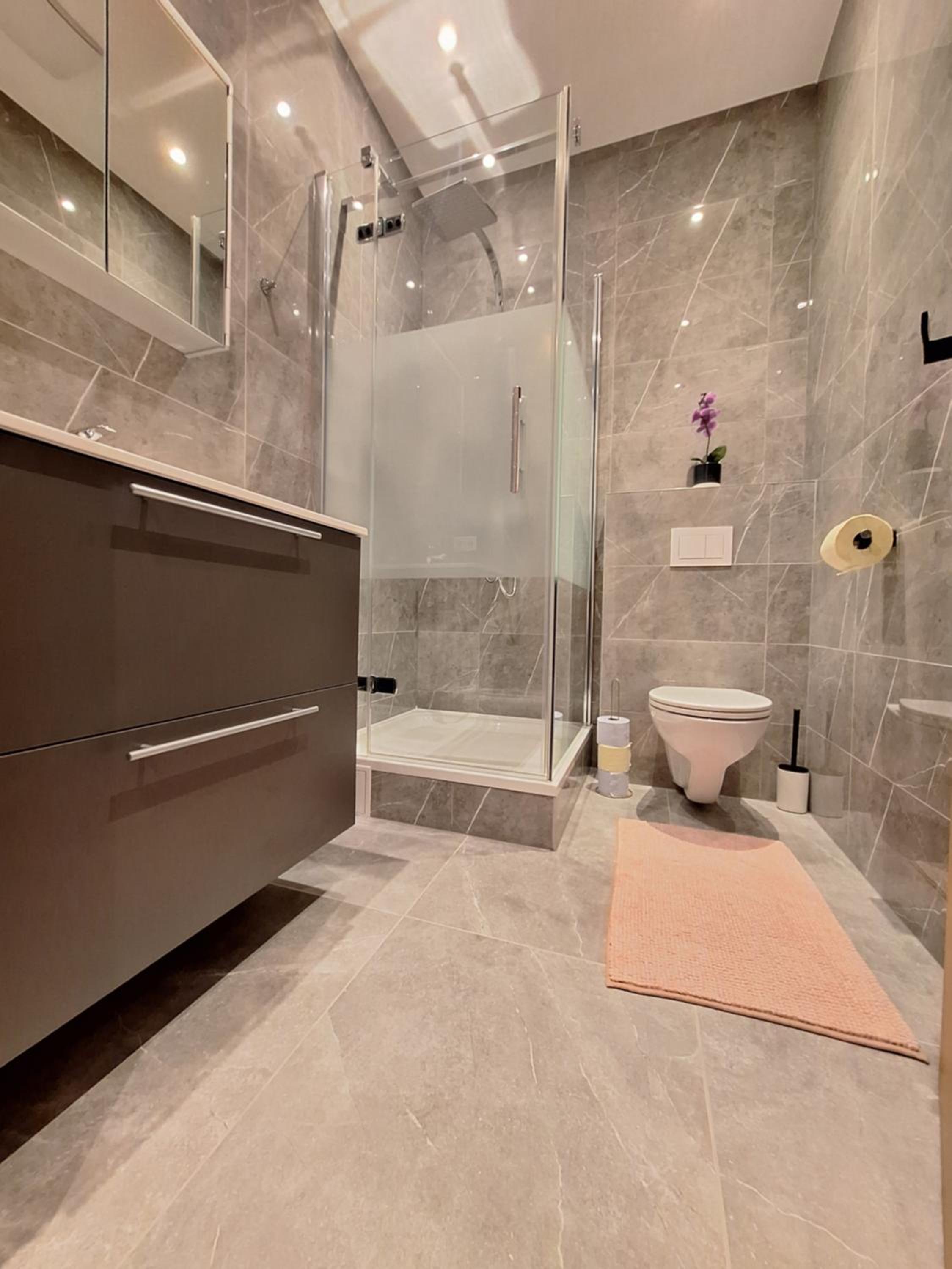 Quiet apartment near Vienna - 60m2 - 24h check-in - for business and family