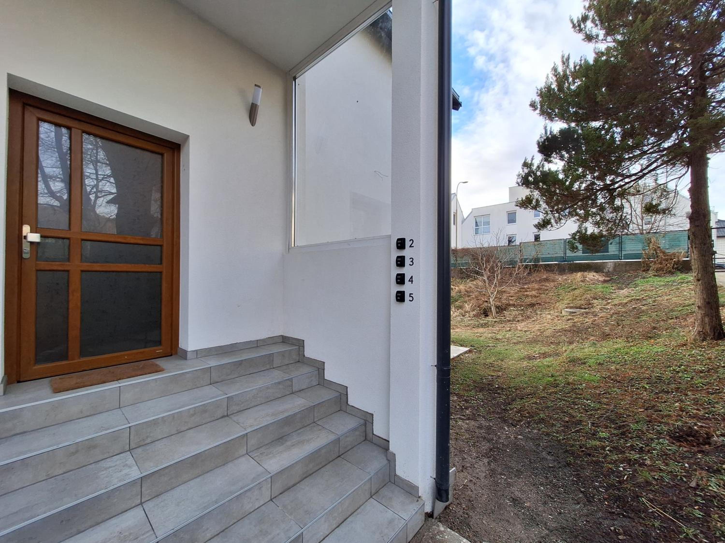 Quiet apartment near Vienna - 60m2 - 24h check-in - for business and family