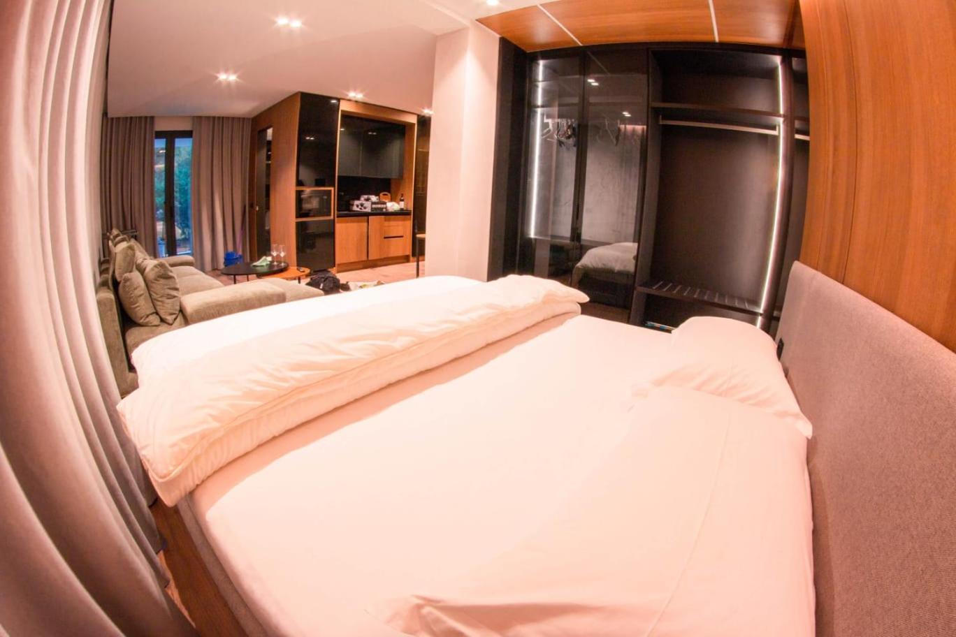The Luxury Hideway