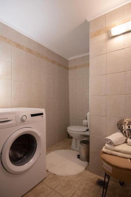 Lovely,central, spacious 2-bedrooms apartment photo 4