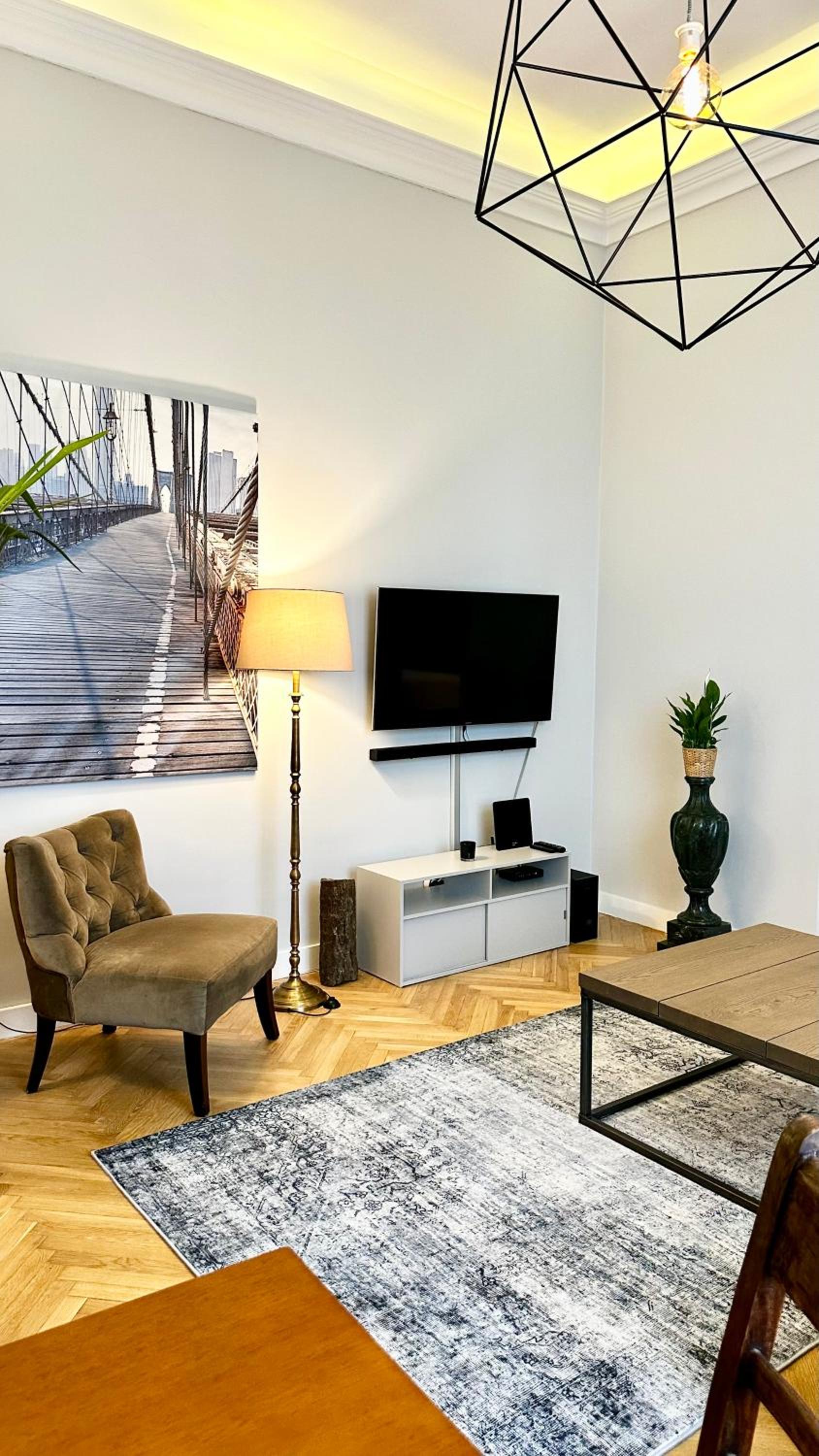 4m high apartment in heart of Warsaw! view 3
