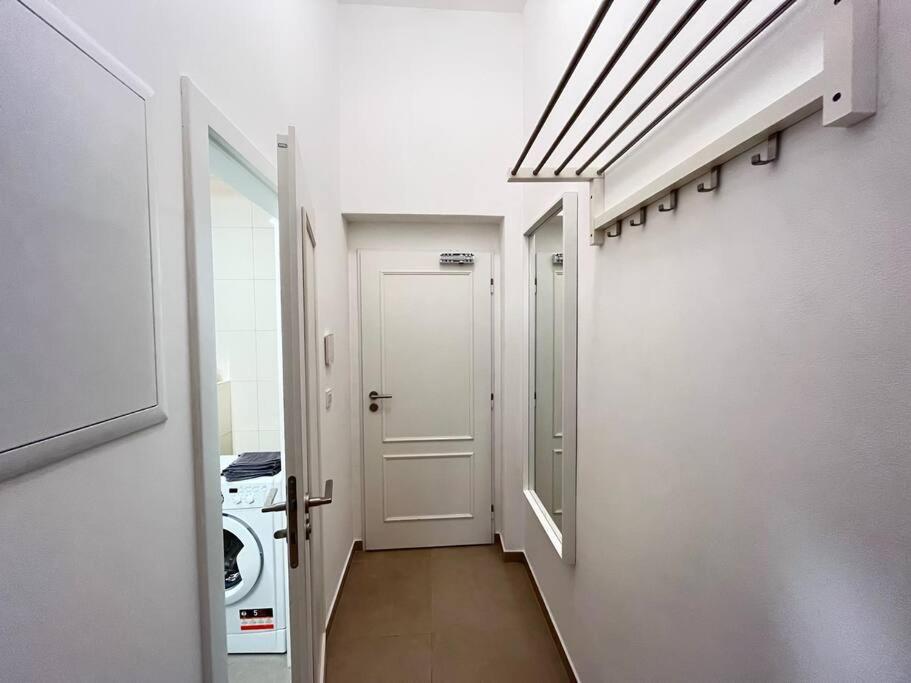 Cosy apartment on metro Muzeum - Grand Canyon