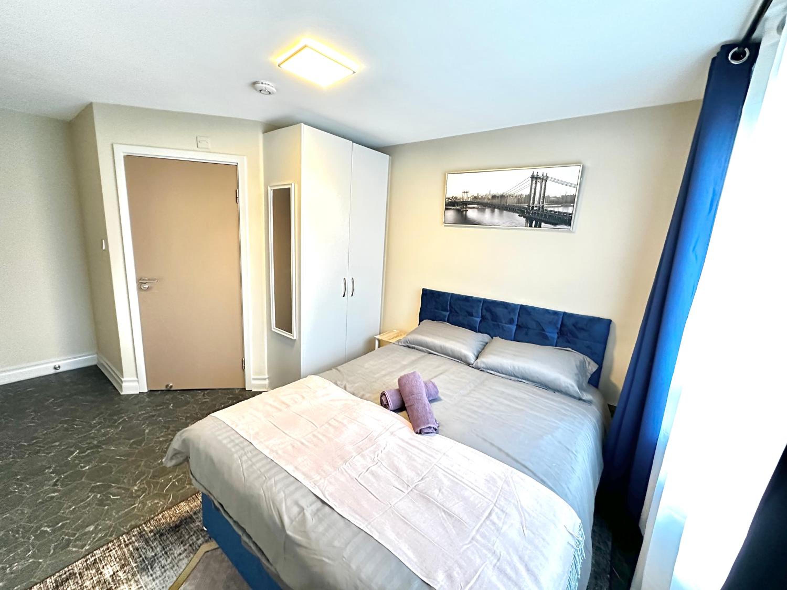 Stylish 2-Bedroom Modern Apt, 15-mins to Airport, DCU, City Centre