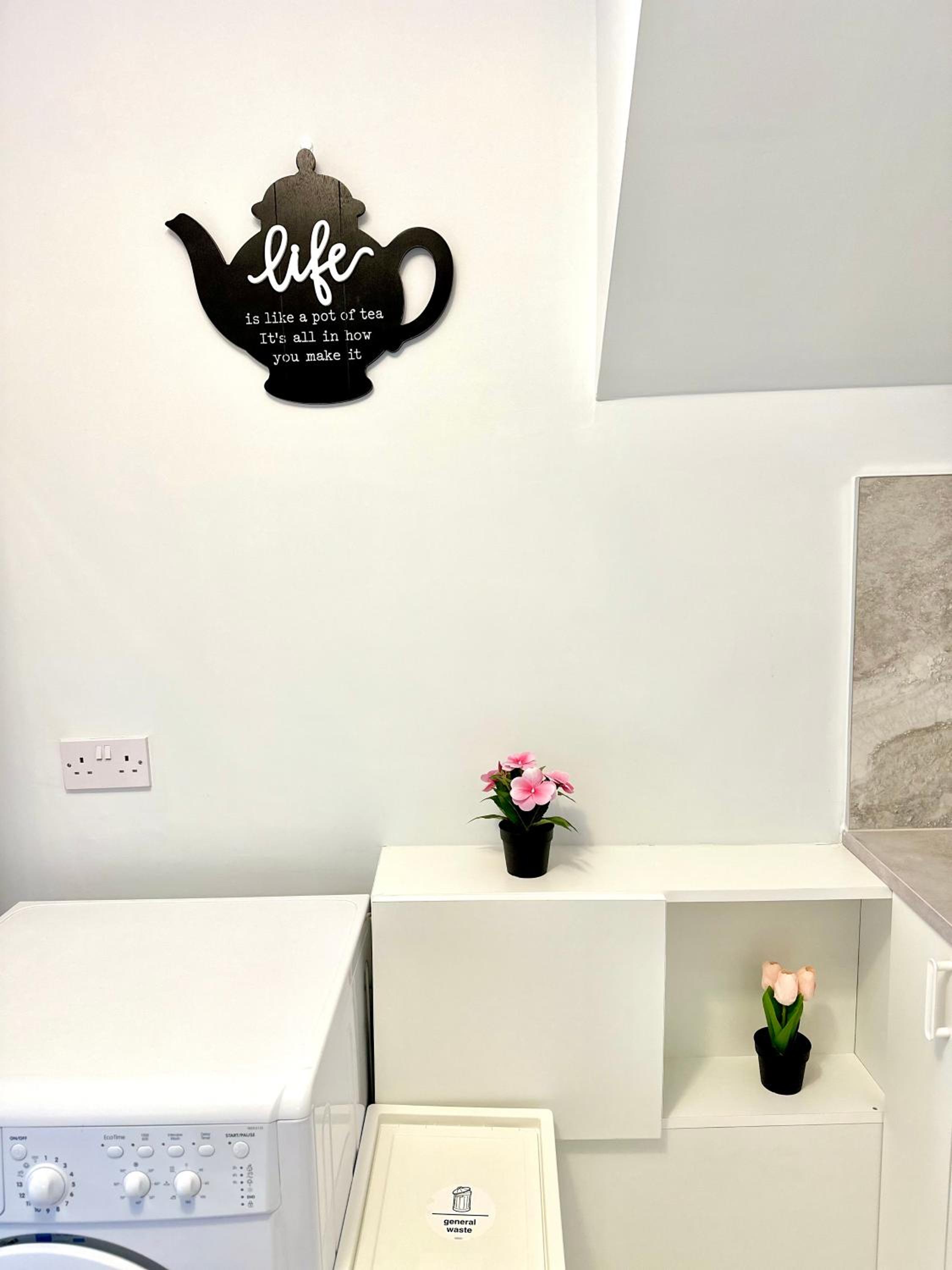 Stylish 2-Bedroom Modern Apt, 15-mins to Airport, DCU, City Centre