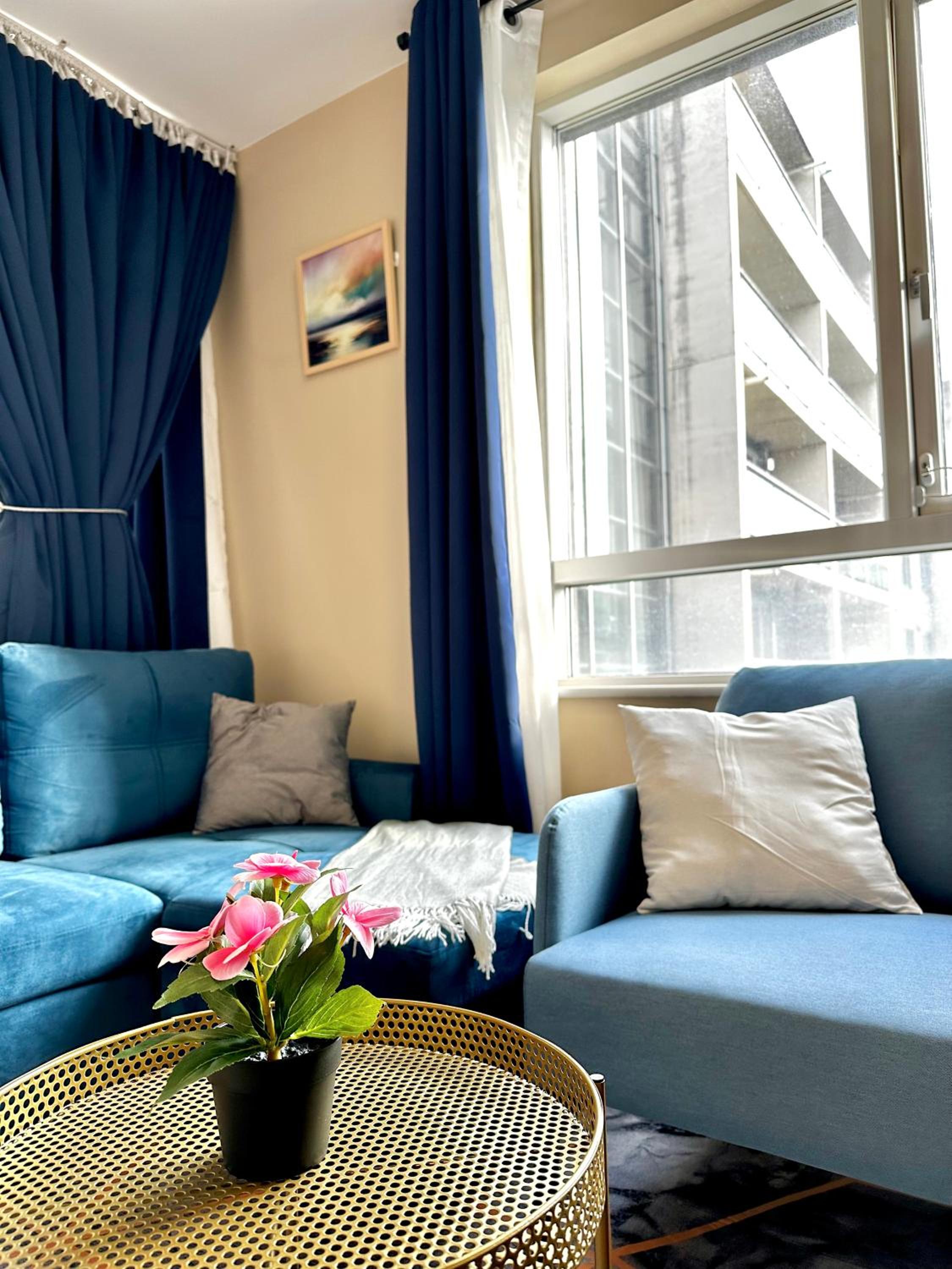 Stylish 2-Bedroom Modern Apt, 15-mins to Airport, DCU, City Centre