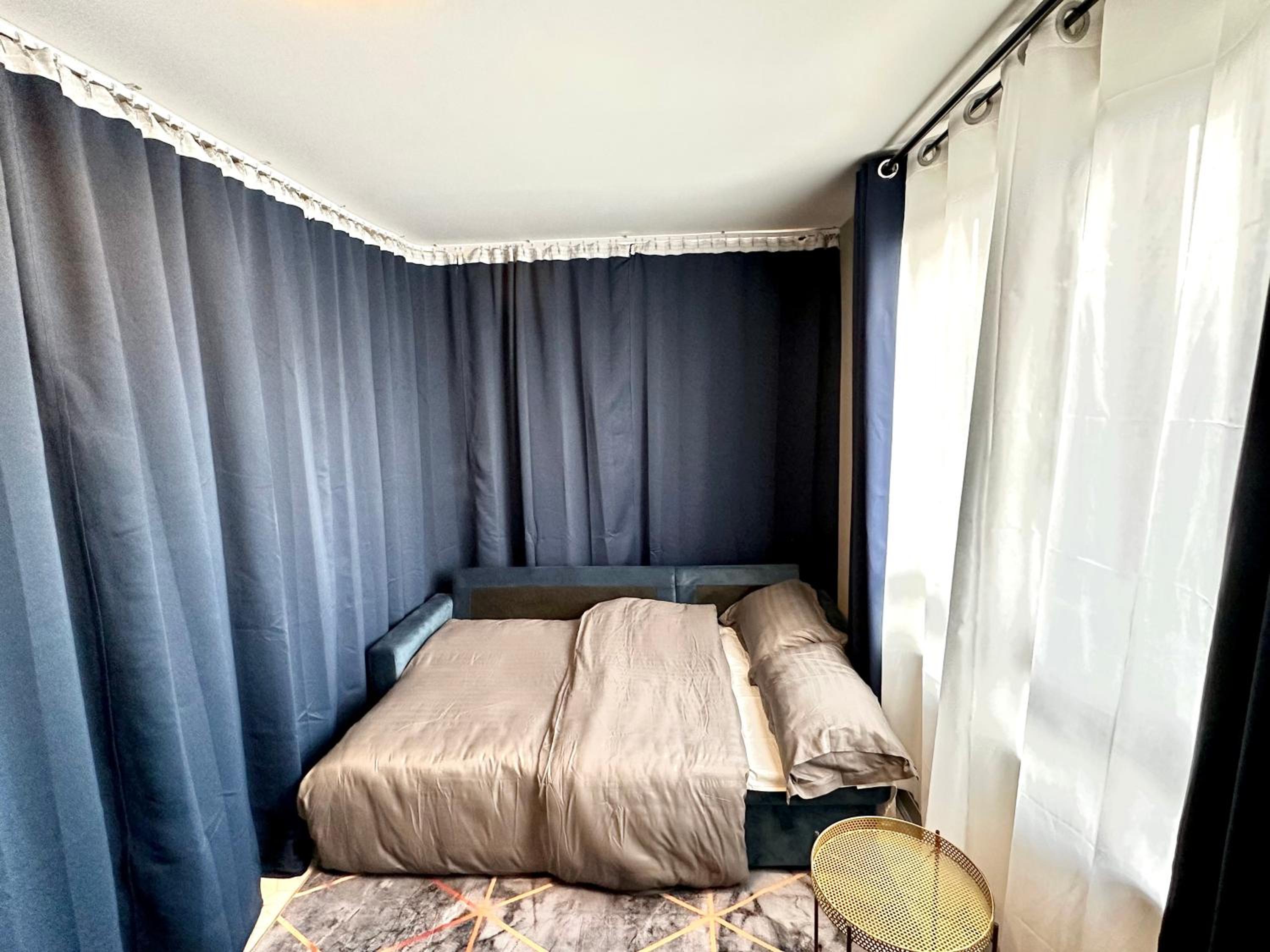 Stylish 2-Bedroom Modern Apt, 15-mins to Airport, DCU, City Centre