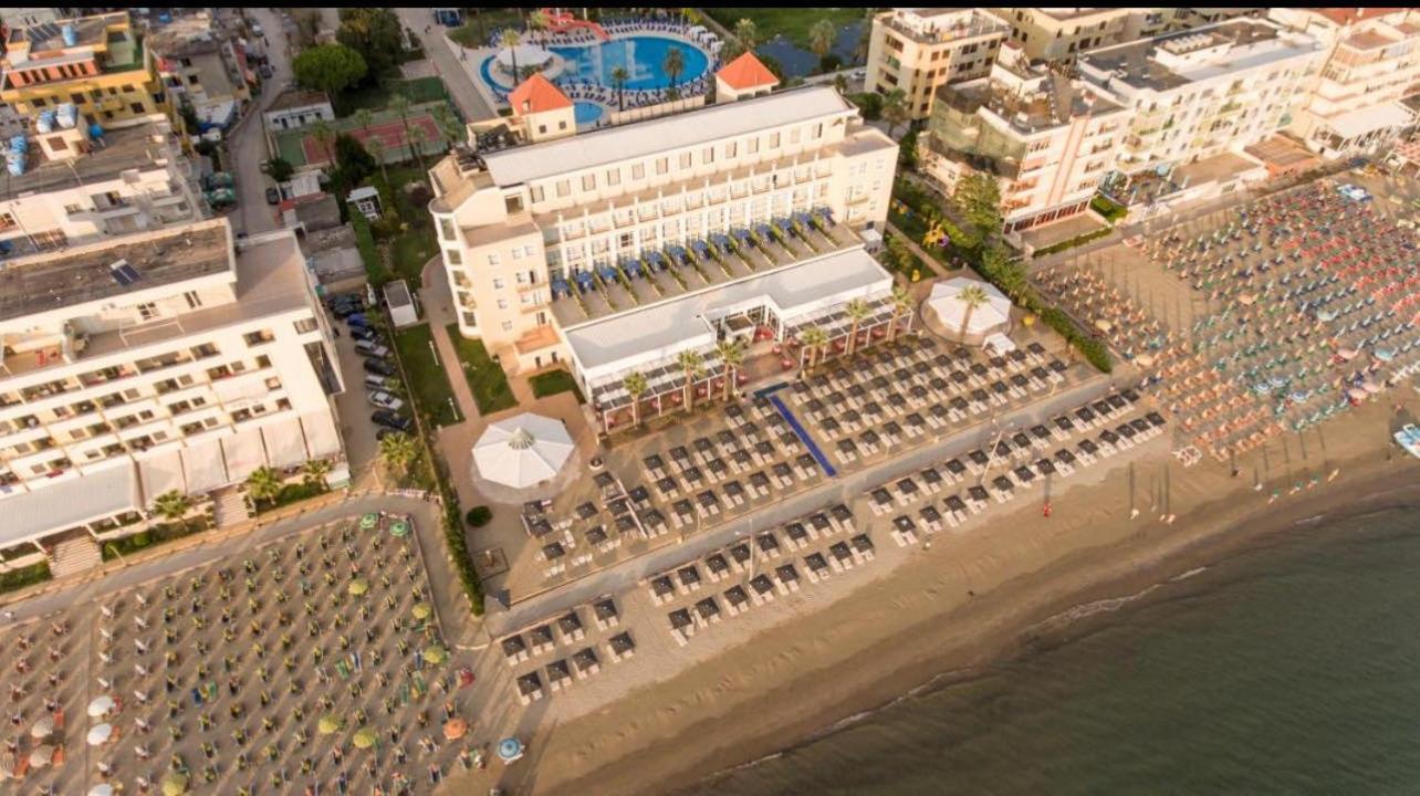 Chrigrey Holiday Apartments & Durres Beach