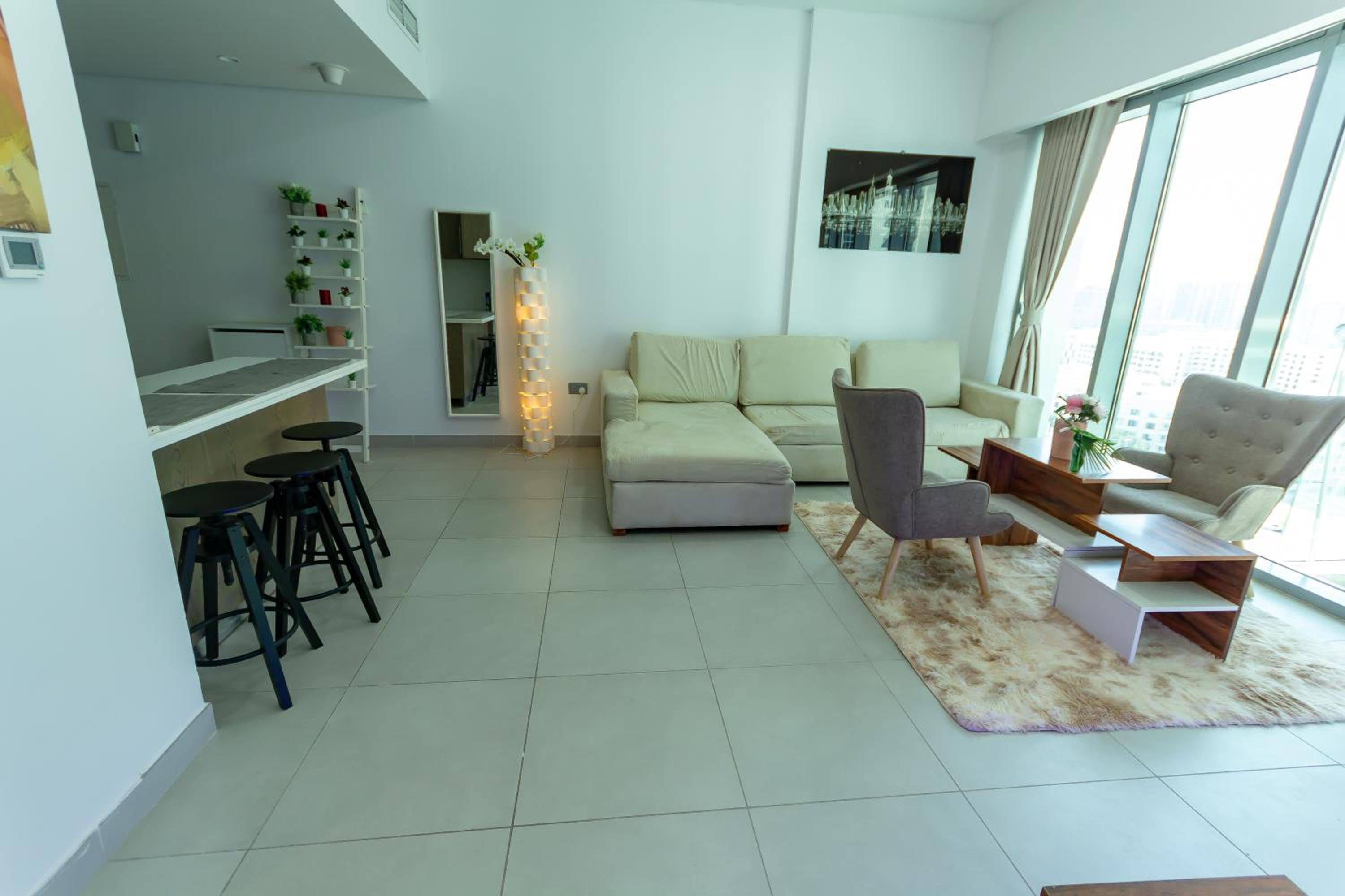 Deluxe One Bedroom Apartment for rent in Dubai Al Barsha south — Dubai photo 3