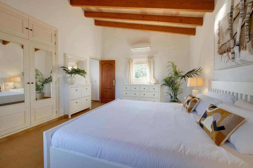 Finca REIG in Traumlage,Pool,strandnah,schnelles WIFI,Klima
