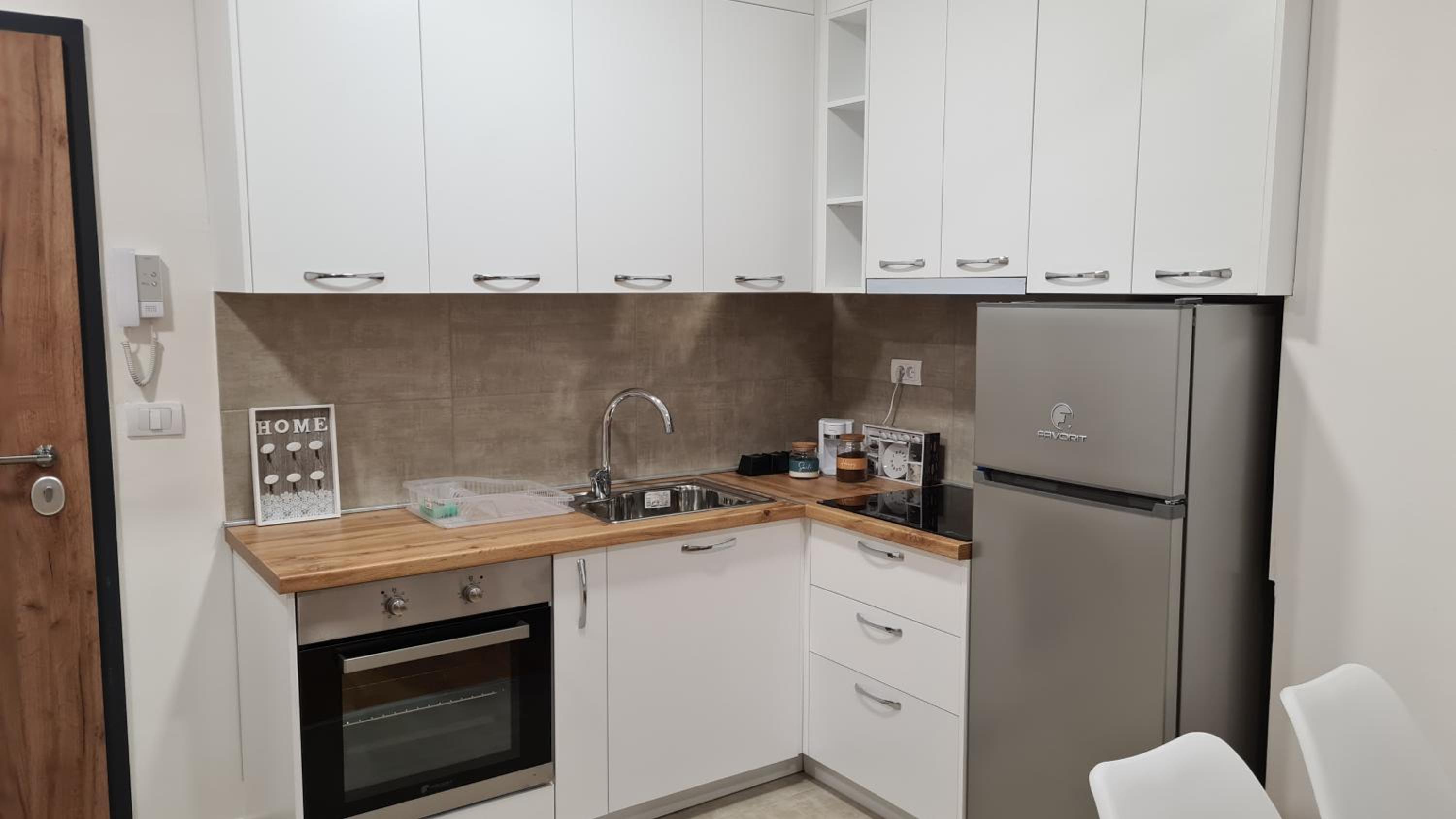 Apartment Leona