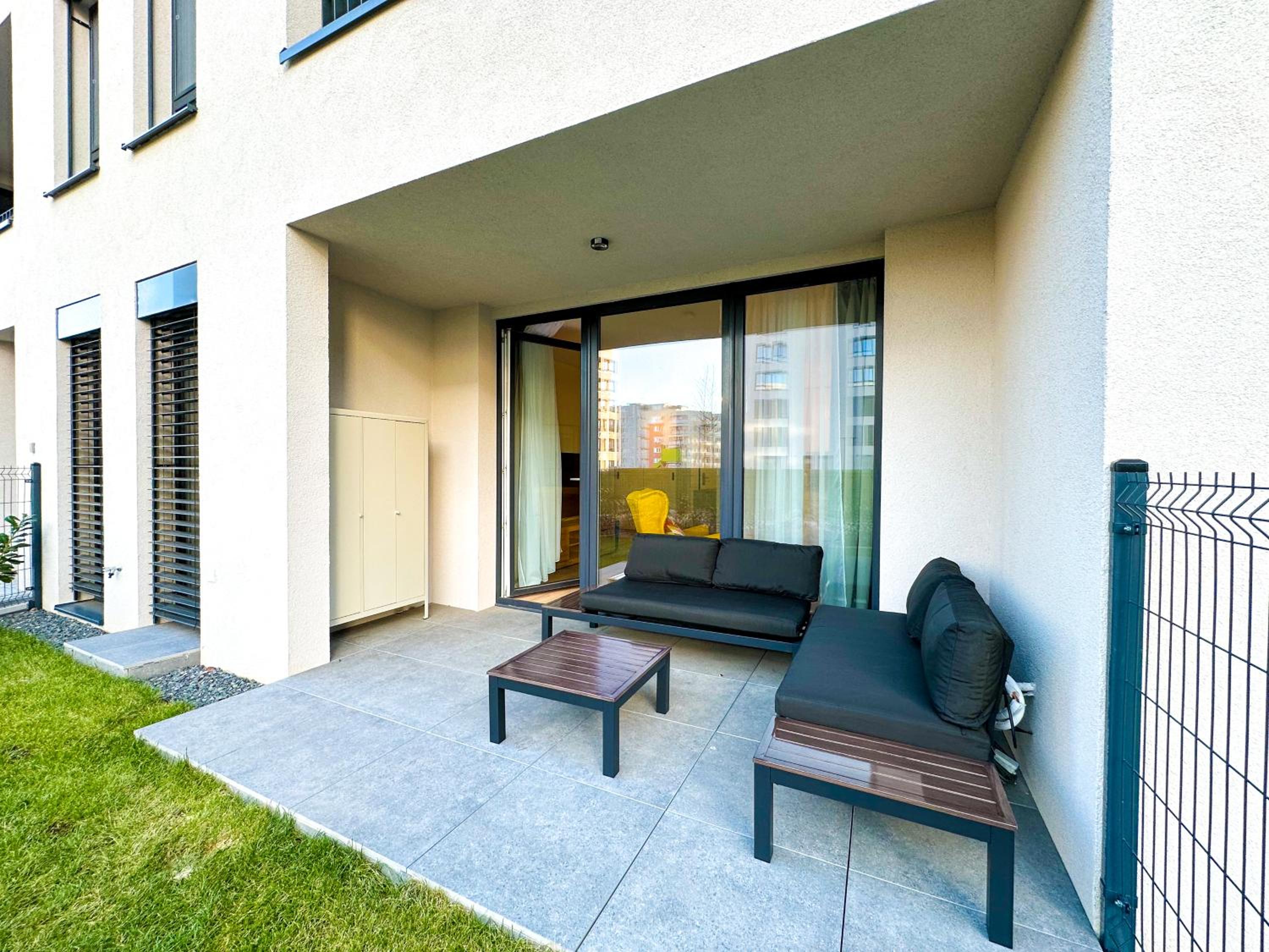 Streams Apartment with Garden and Free Parking view 3