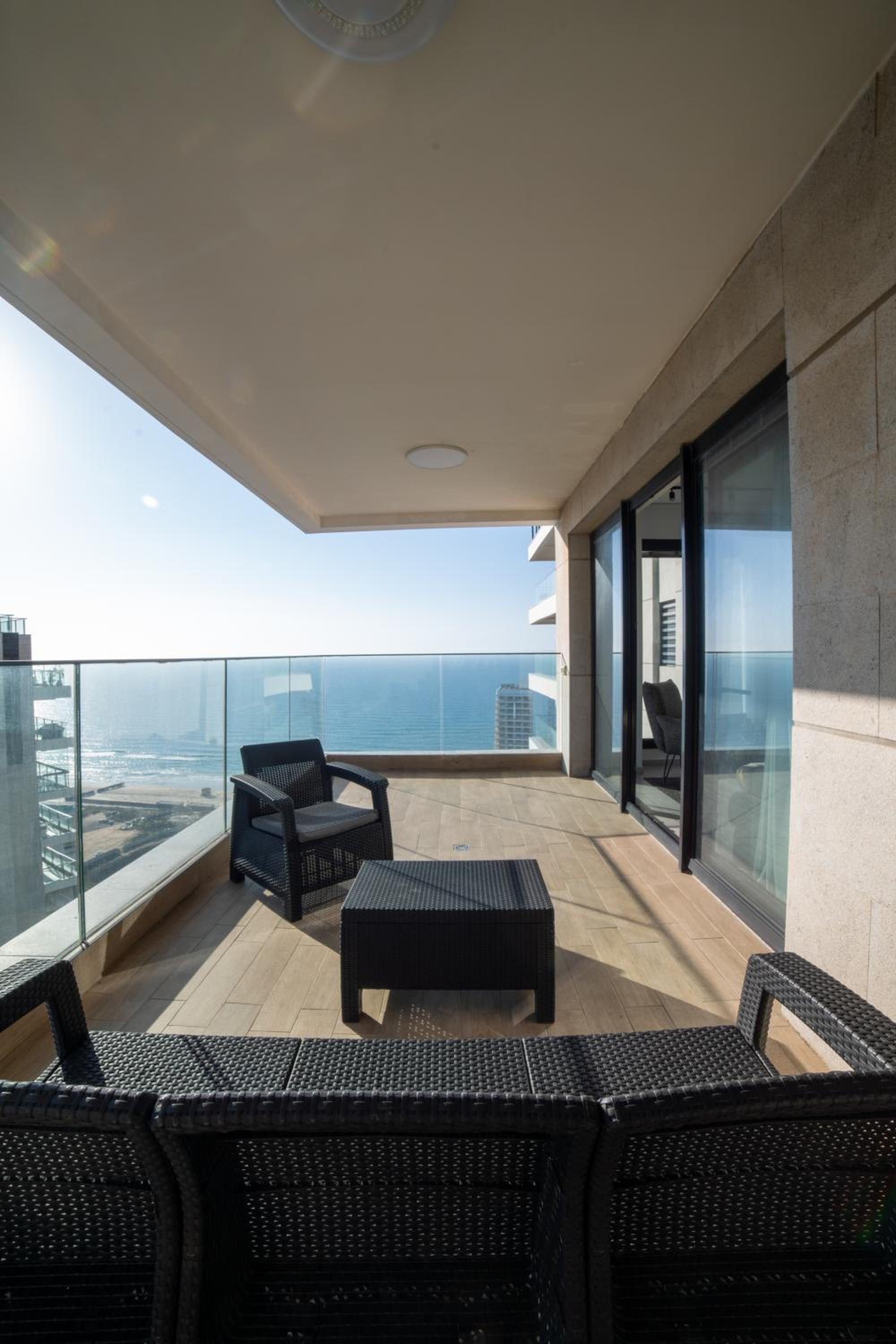 O&OGroup- Sea-side 4 BR Apt/Gym view 3