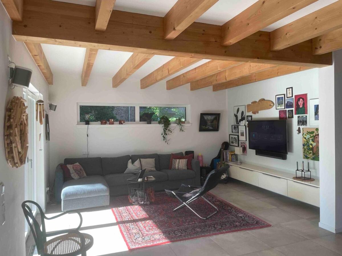 Stilvolle Luxus-Villa im skandinavischen Stil mit Sauna, Garten und 2 Katzen