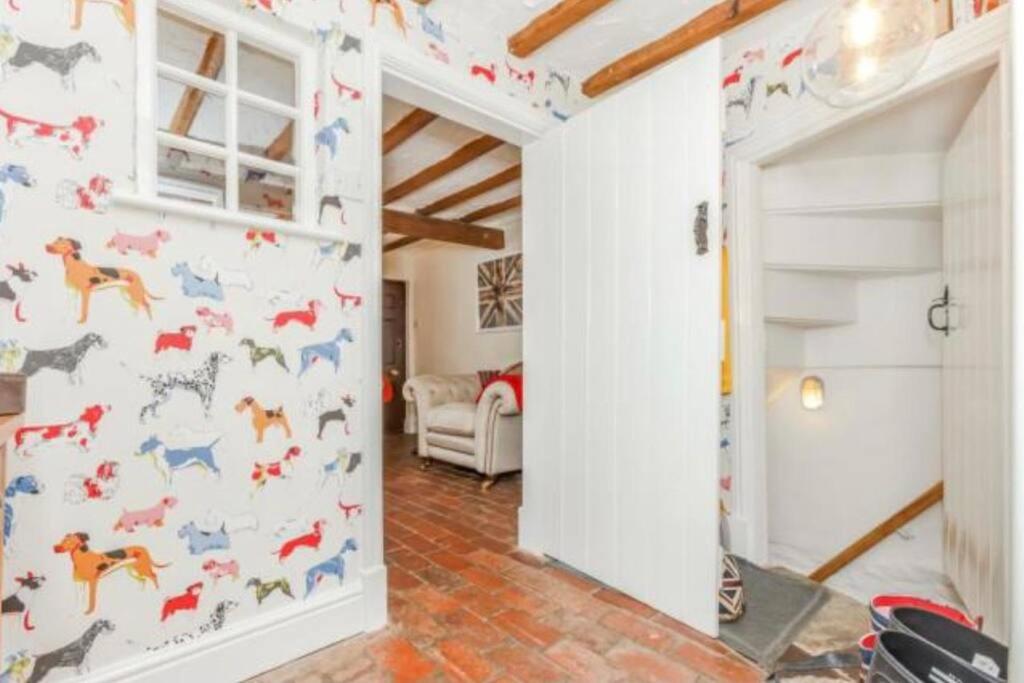Eaves Cottage