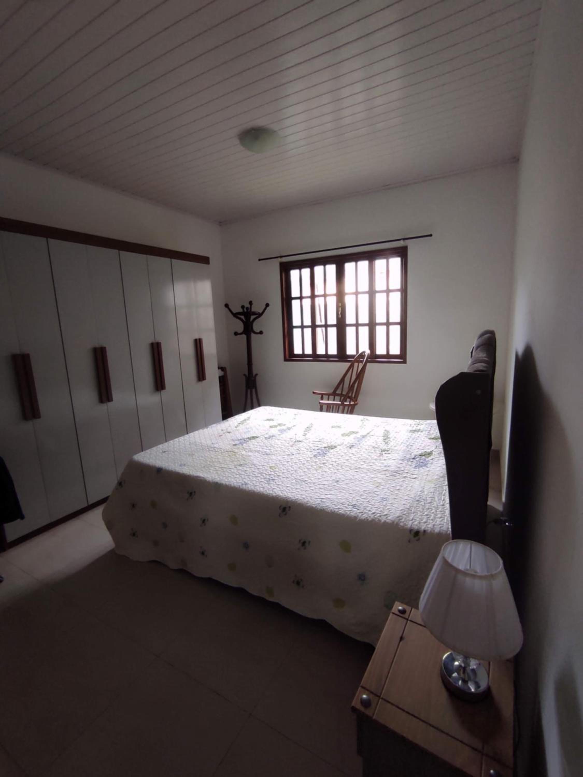 Casa 2 qtos, sendo suíte com cama Queen ar condicionado