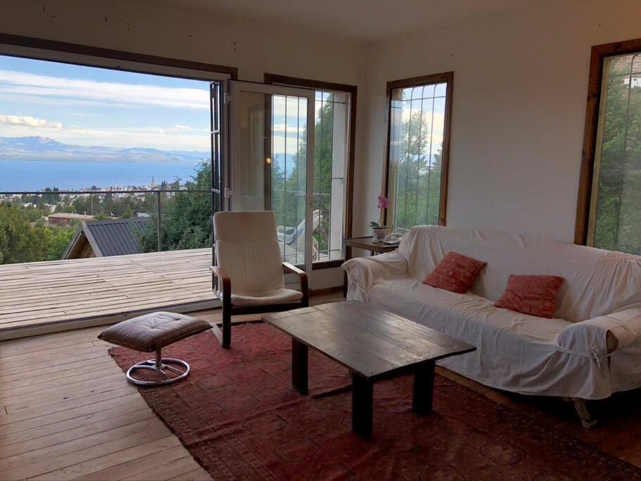 Casa con Increíble Vista al Lago (Michay)