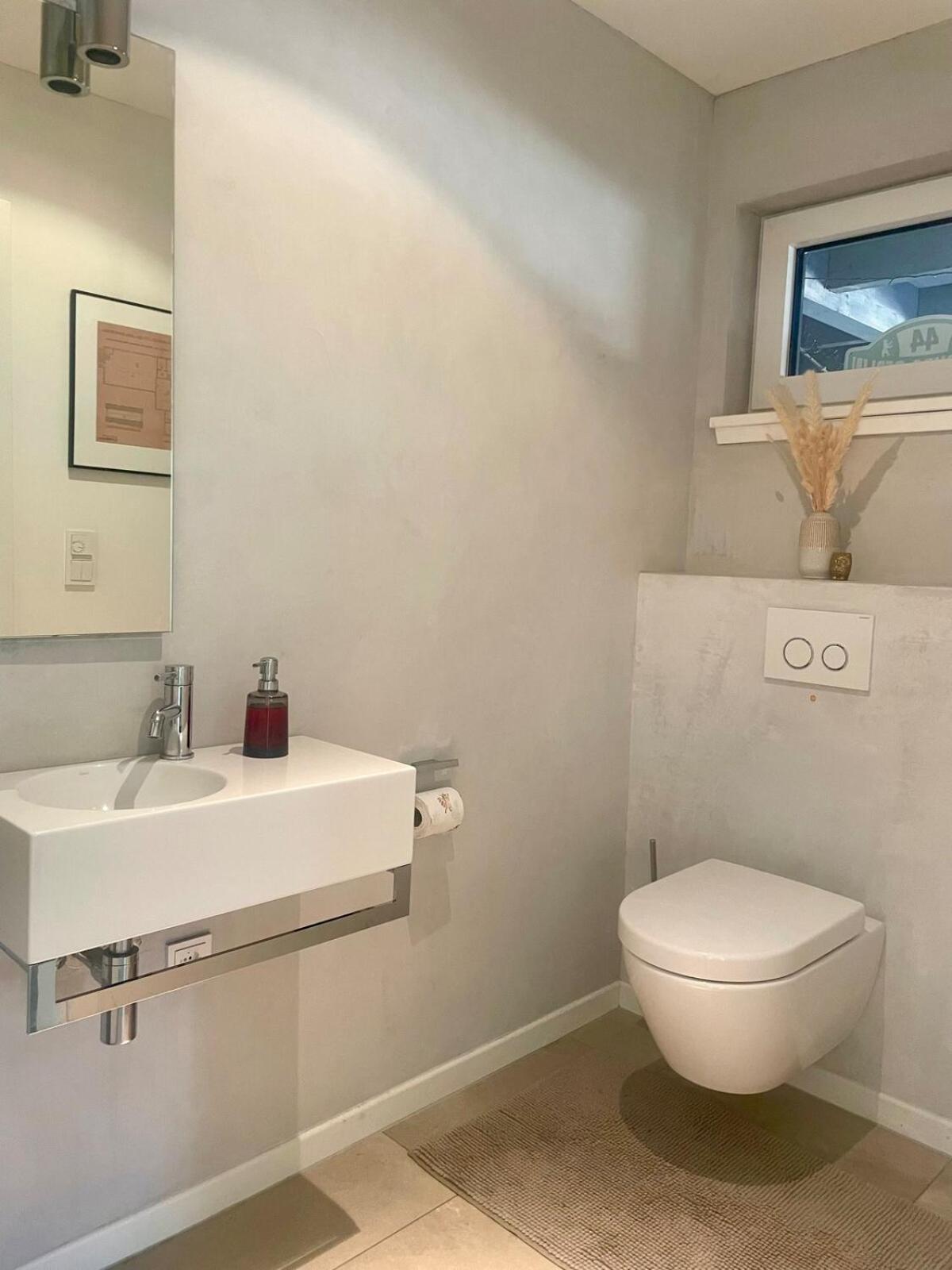 Stilvolle Luxus-Villa im skandinavischen Stil mit Sauna, Garten und 2 Katzen