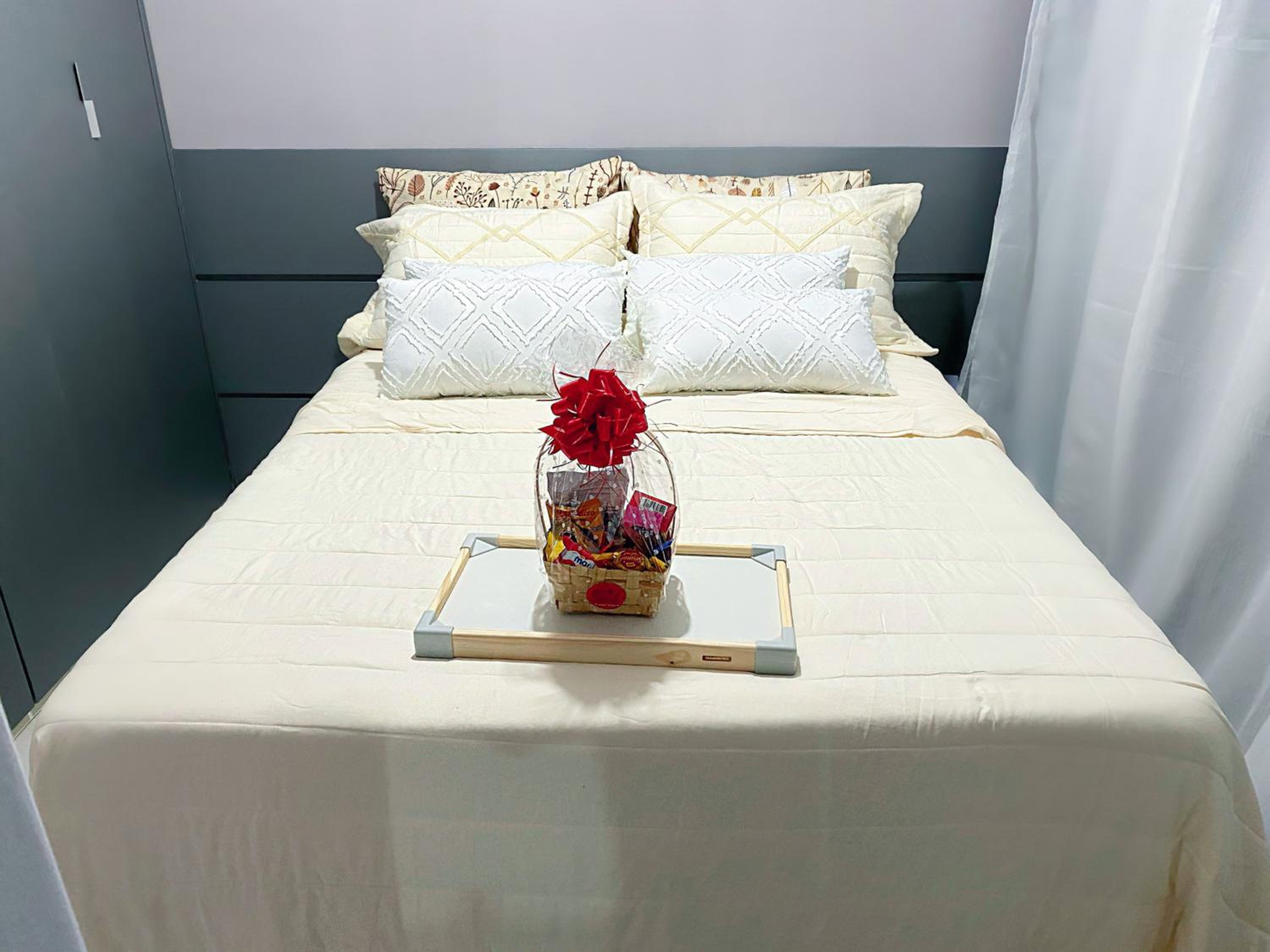 FLAT Praia Boa Viagem - Piscina no ROFTOP - Garagem & WIFI - REFORMADO - Ar condicionado - 24H CHECK IN - Shopping Recife - Enxoval Incluso