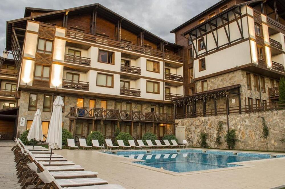 Spacious luxury studio with mountain view - SPA available