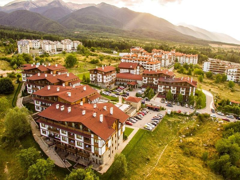 Spacious luxury studio with mountain view - SPA available