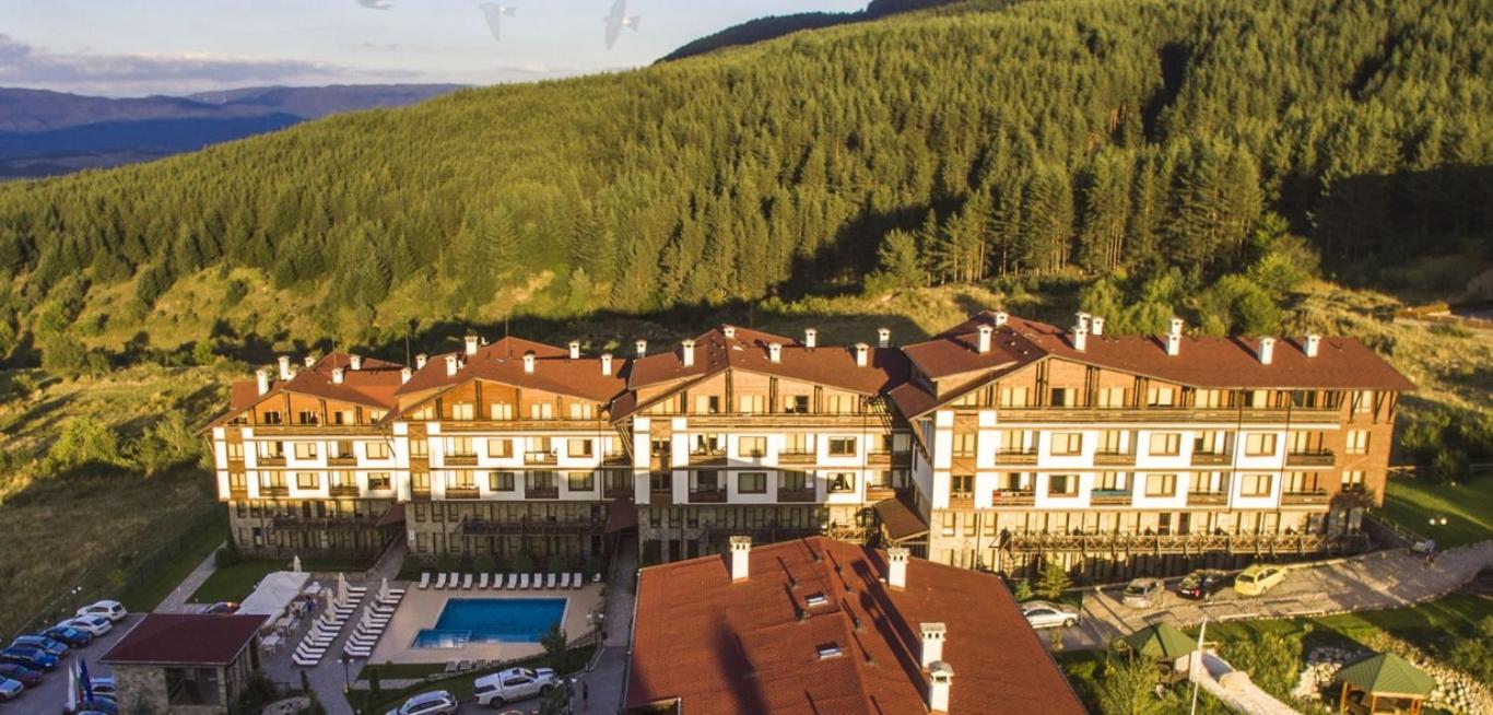 Spacious luxury studio with mountain view - SPA available