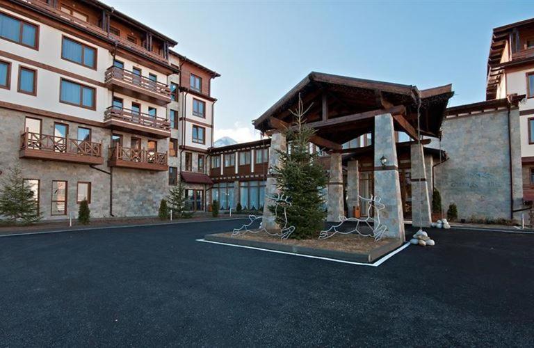 Spacious luxury studio with mountain view - SPA available