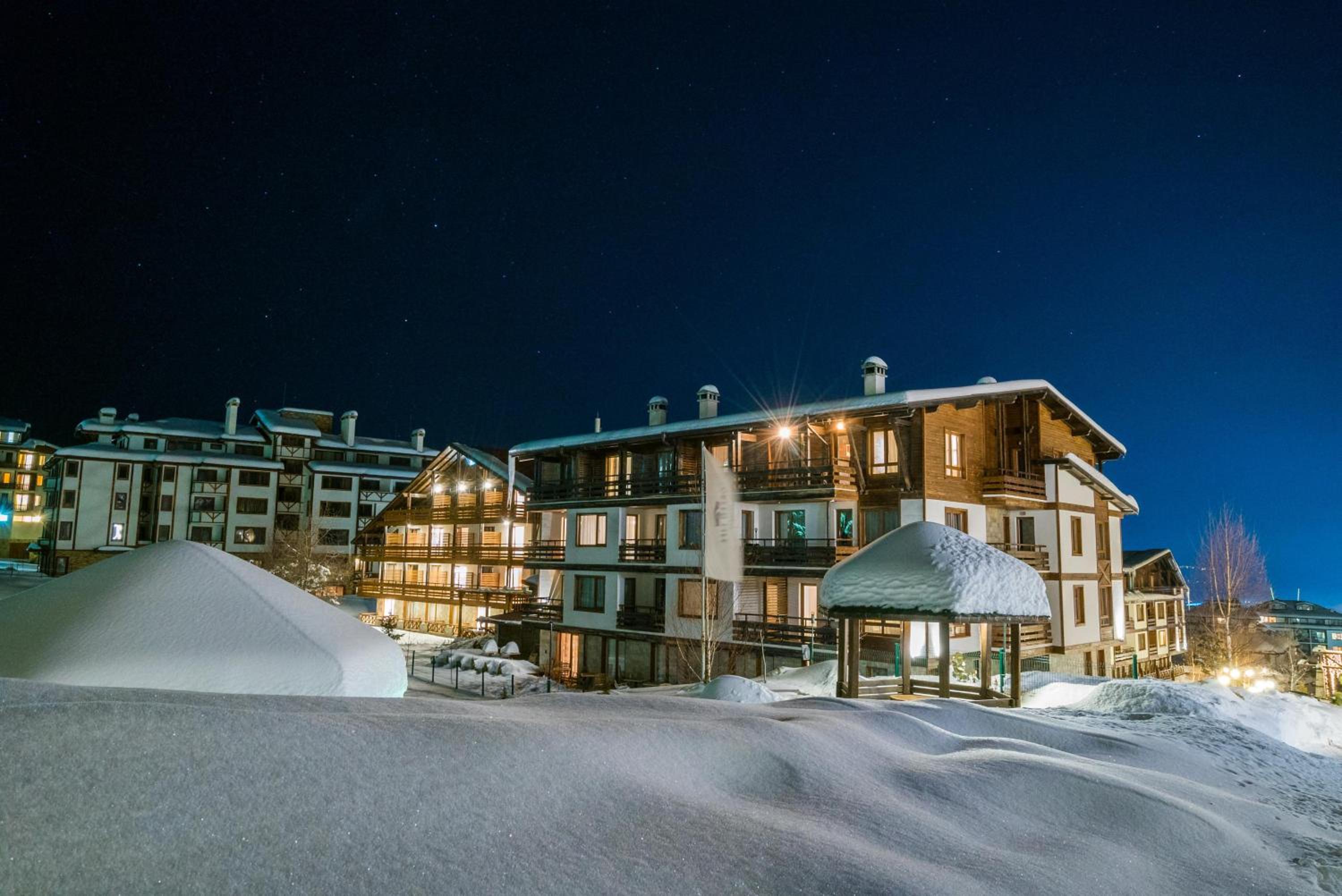 Spacious luxury studio with mountain view - SPA available