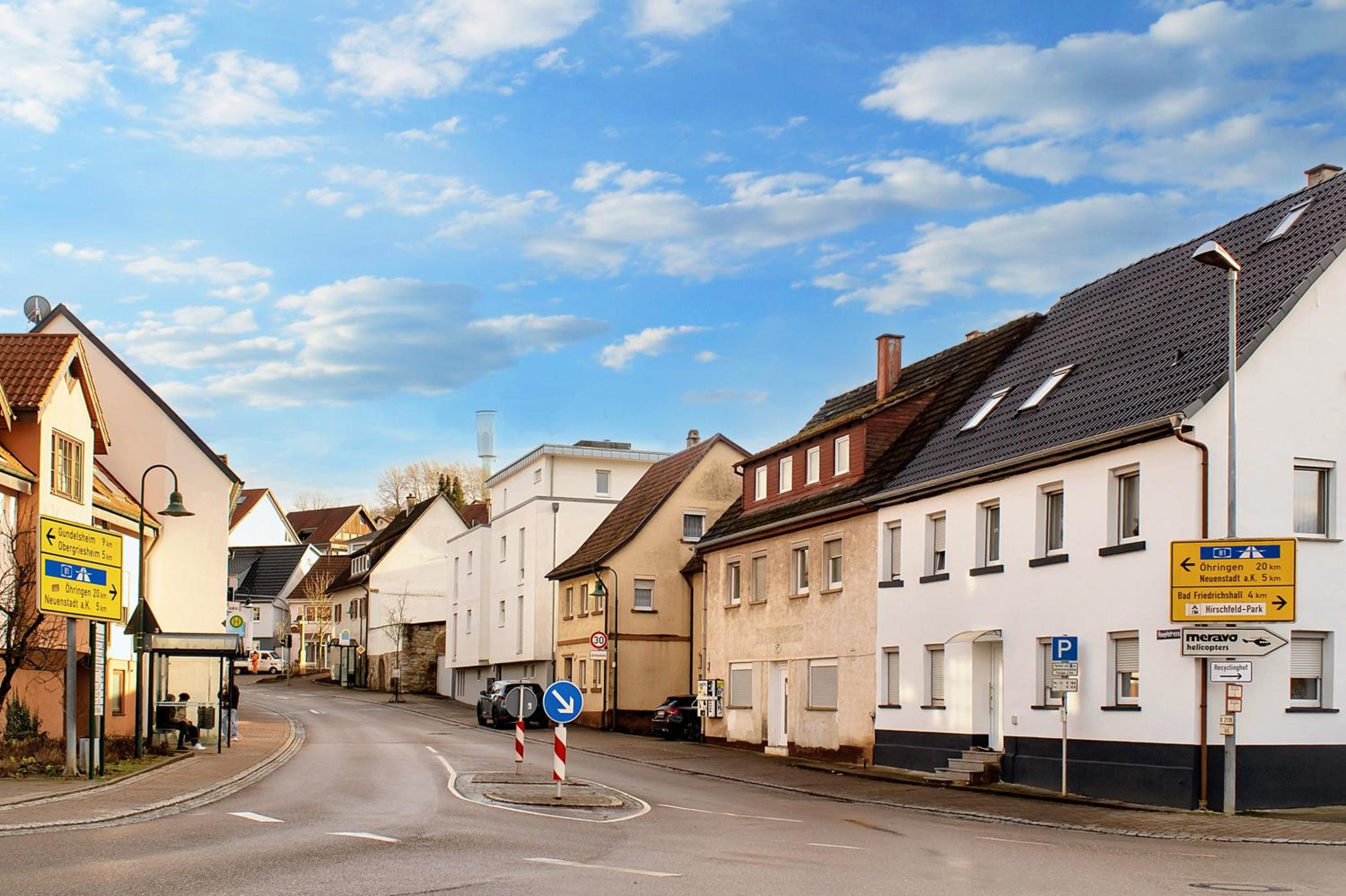 KEEP Hosting M11 Apartments am Kocher mit Balkon, Küche und Parkplatz