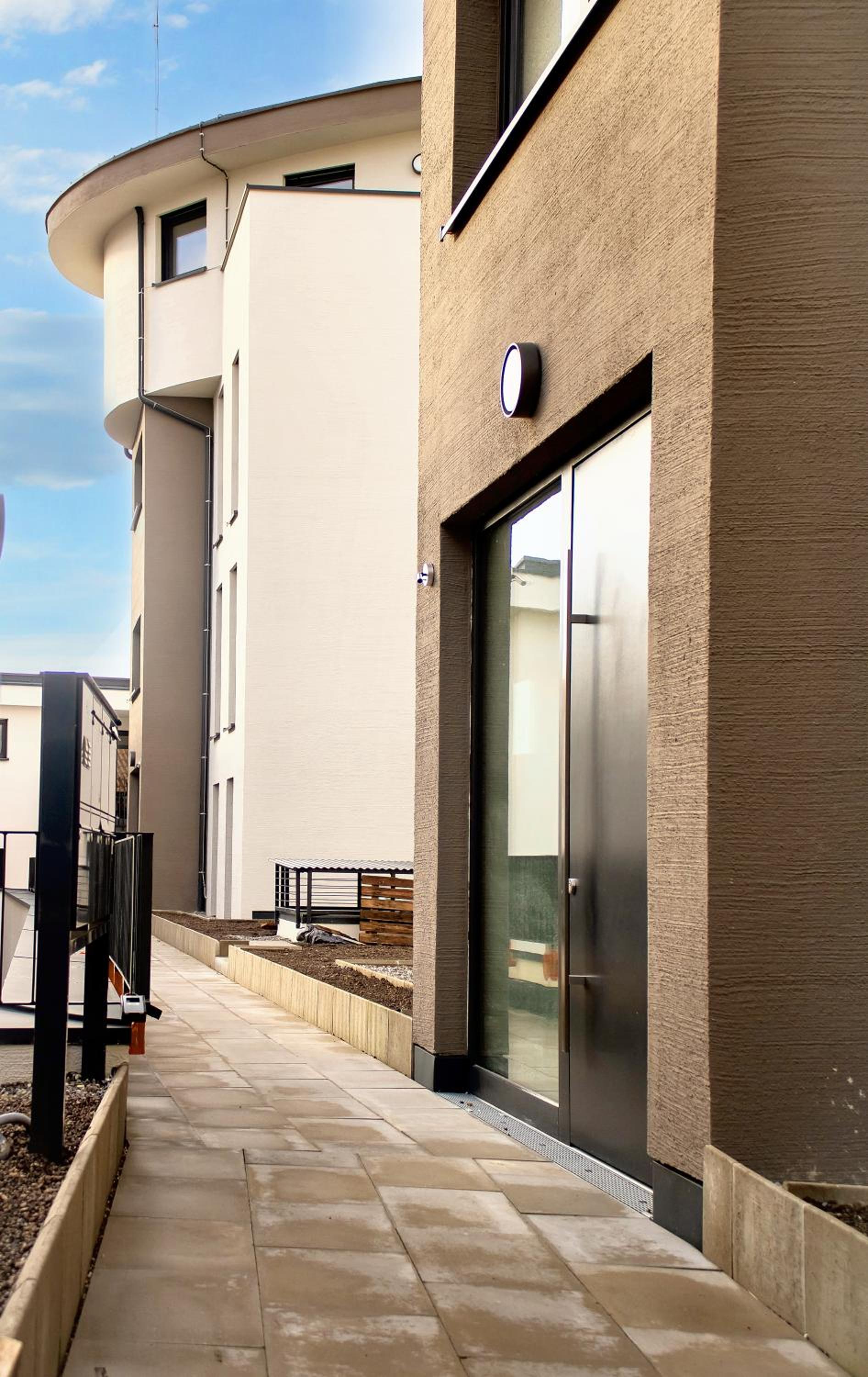 KEEP Hosting M11 Apartments am Kocher mit Balkon, Küche und Parkplatz