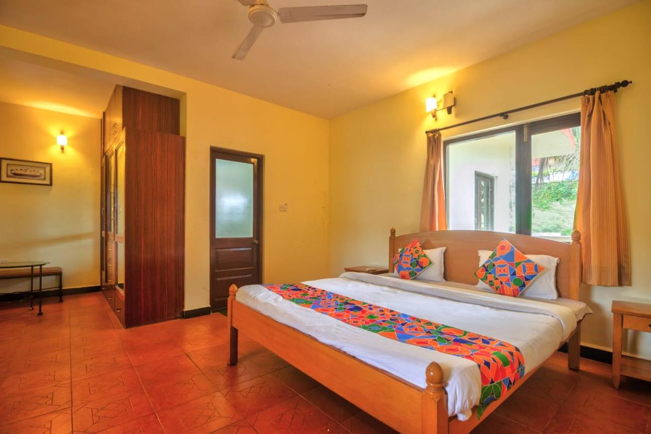 Hilltop 3BHK Villa With Swimming Pool Near Candolim view 4