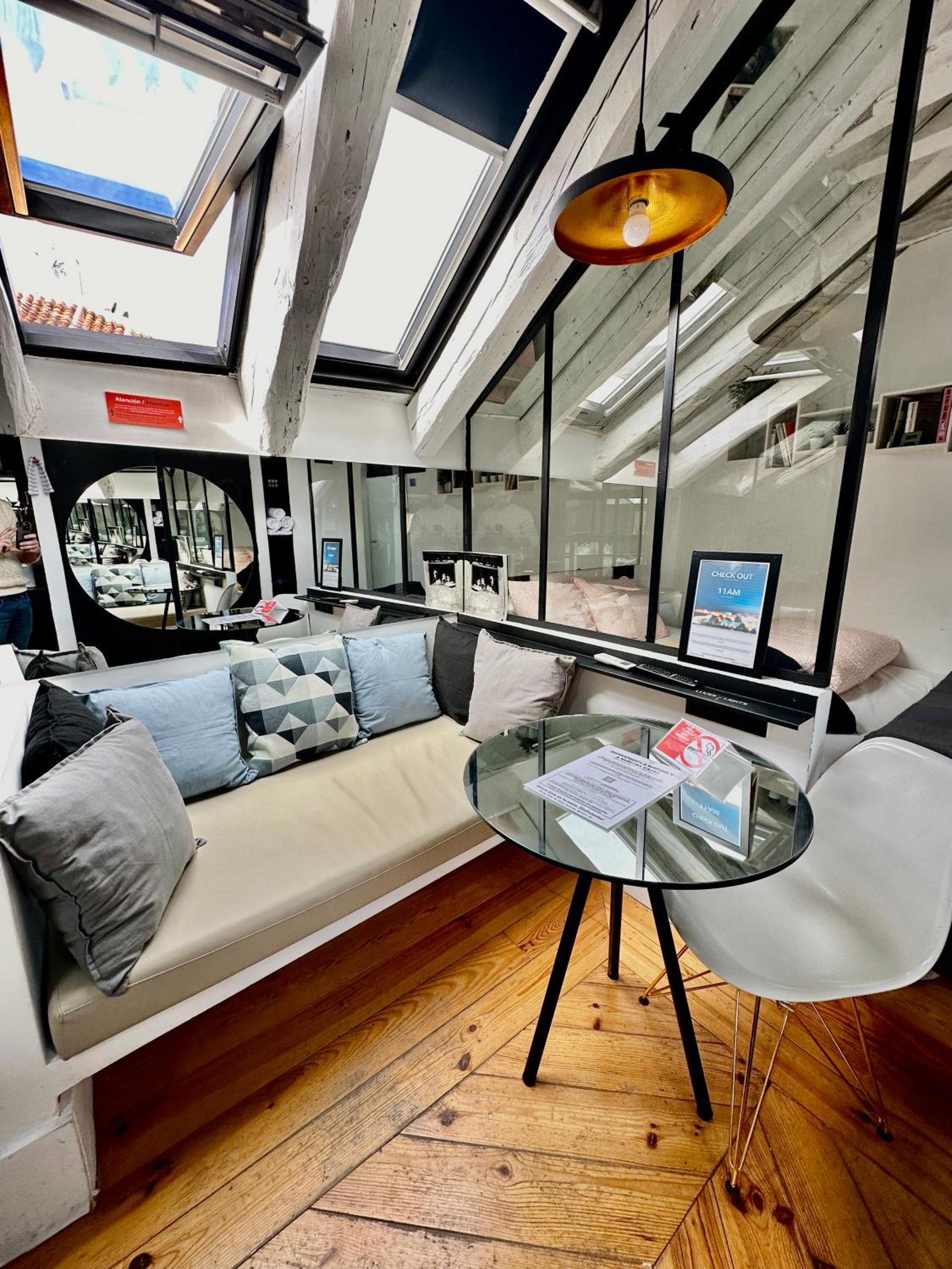 lounge