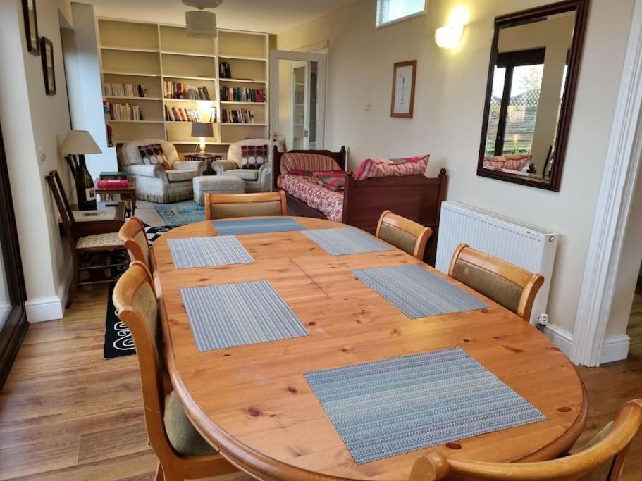Spacious Detached Home with Beautiful Seaviews, sleeps 6 view 4