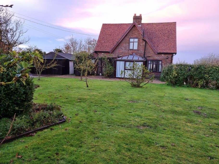 Spacious Detached Home with Beautiful Seaviews, sleeps 6 view 2