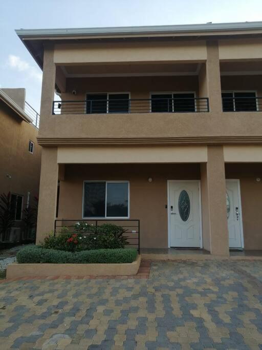 5 Min from Dunn River Fall 2 Bedroom Townhome Pool Balcony view 3
